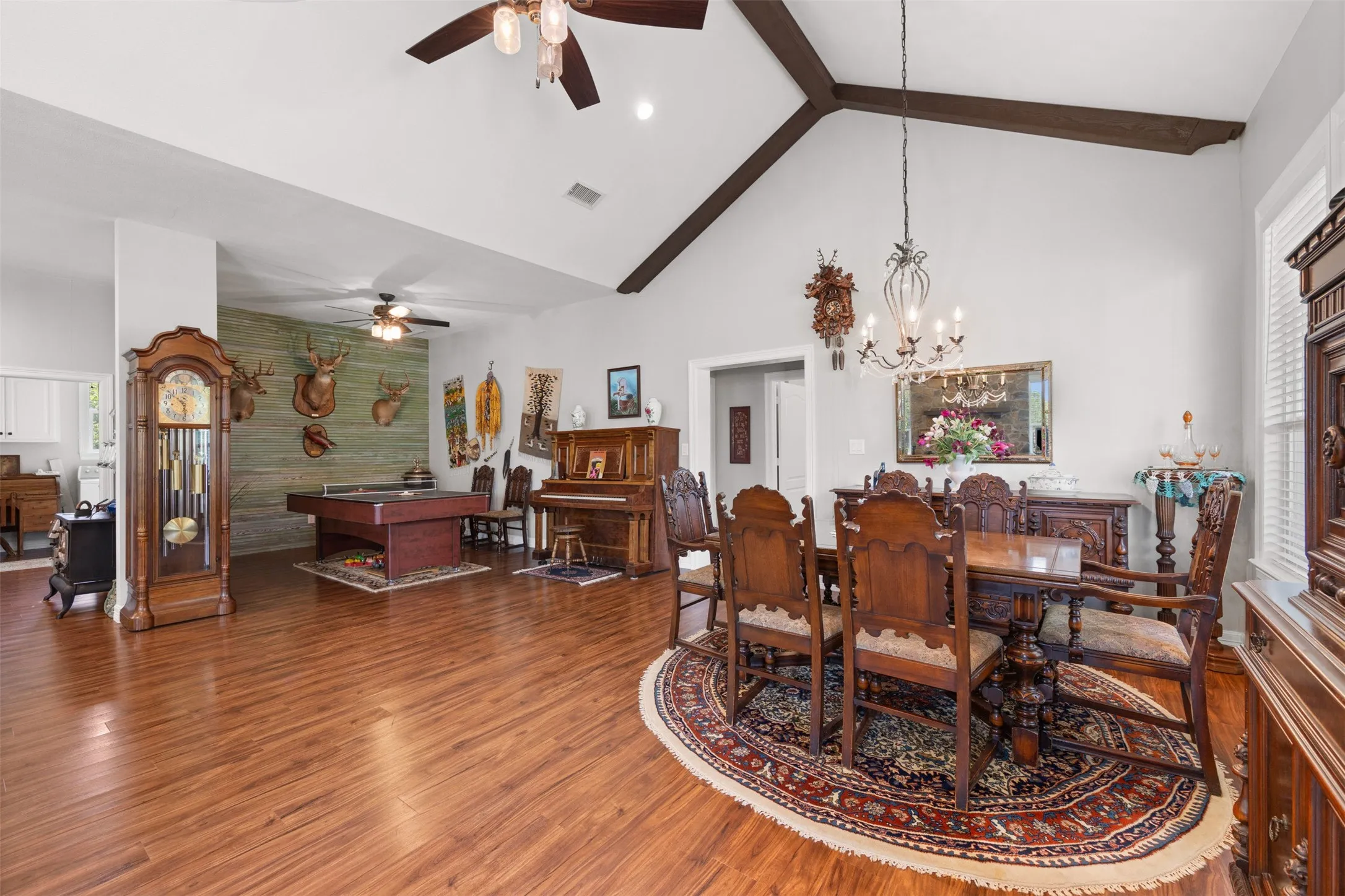 Single Family Residence For Sale in Ellis County , 1372 Greathouse Road, Waxahachie, Texas 75167, 2 Bedroom, 3 Bathroom, Garage spaces, 2,048 Sqft, built in 2019, mls#21345598, Real Estate Agent in Waxahachie, Homes For Sale in Ellis county, Homes For Sale in Waxahachie, Realtor in Waxahachie Texas, Real Estate Brokerage Independent Realty Texas, Luminita Cordes Realtor