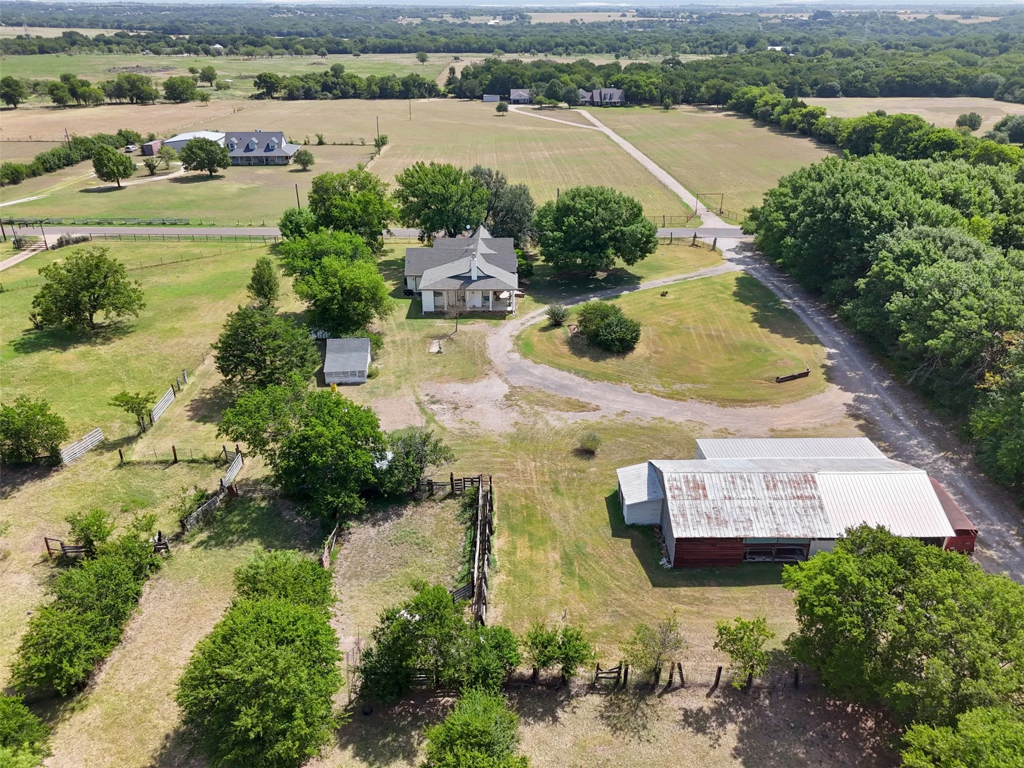 Single Family Residence For Sale in Ellis County , 1372 Greathouse Road, Waxahachie, Texas 75167, 2 Bedroom, 3 Bathroom, Garage spaces, 2,048 Sqft, built in 2019, mls#21345598, Real Estate Agent in Waxahachie, Homes For Sale in Ellis county, Homes For Sale in Waxahachie, Realtor in Waxahachie Texas, Real Estate Brokerage Independent Realty Texas, Luminita Cordes Realtor