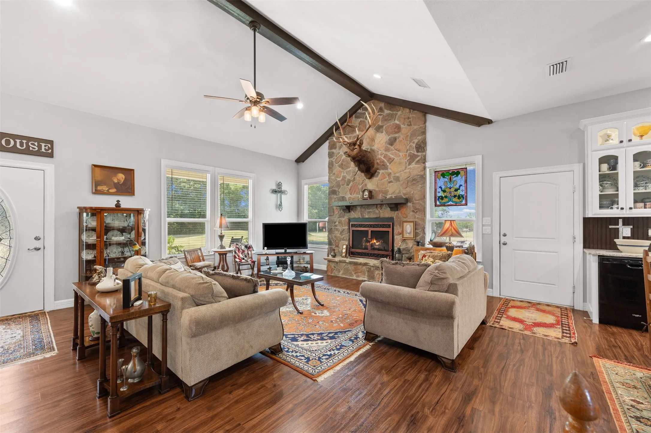 Single Family Residence For Sale in Ellis County , 1372 Greathouse Road, Waxahachie, Texas 75167, 2 Bedroom, 3 Bathroom, Garage spaces, 2,048 Sqft, built in 2019, mls#21345598, Real Estate Agent in Waxahachie, Homes For Sale in Ellis county, Homes For Sale in Waxahachie, Realtor in Waxahachie Texas, Real Estate Brokerage Independent Realty Texas, Luminita Cordes Realtor