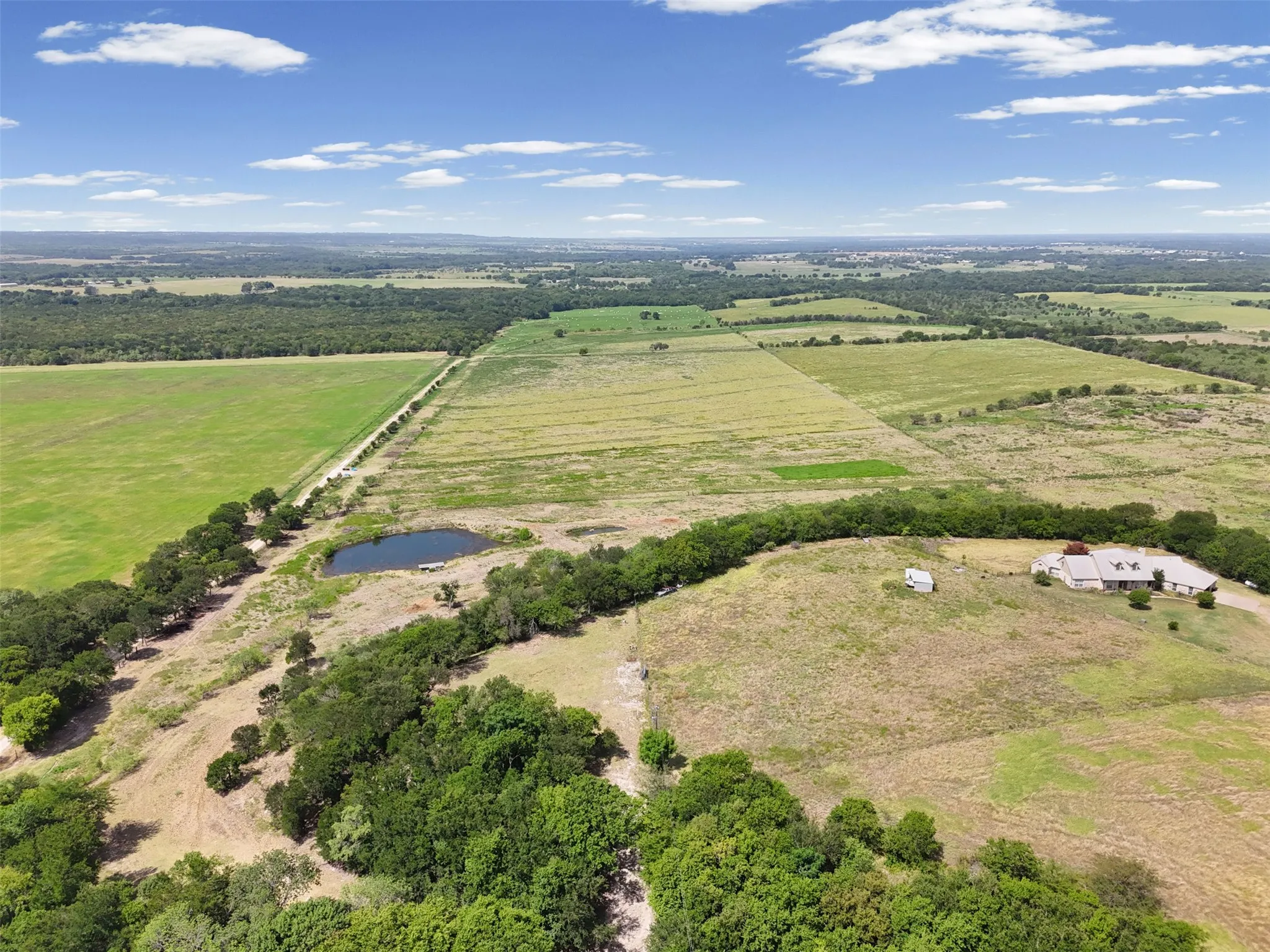 Single Family Residence For Sale in Ellis County , 1372 Greathouse Road, Waxahachie, Texas 75167, 2 Bedroom, 3 Bathroom, Garage spaces, 2,048 Sqft, built in 2019, mls#21345598, Real Estate Agent in Waxahachie, Homes For Sale in Ellis county, Homes For Sale in Waxahachie, Realtor in Waxahachie Texas, Real Estate Brokerage Independent Realty Texas, Luminita Cordes Realtor