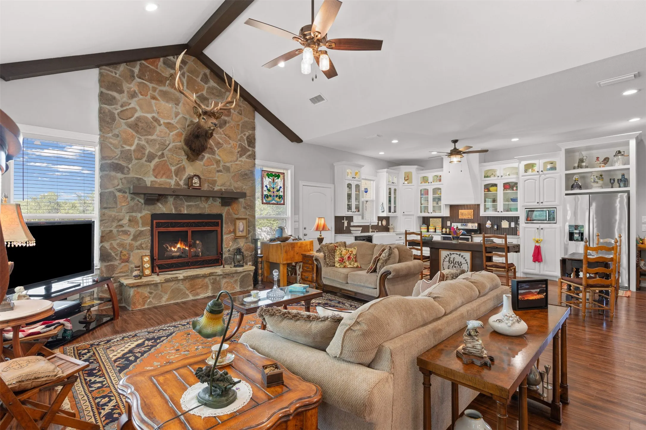 Single Family Residence For Sale in Ellis County , 1372 Greathouse Road, Waxahachie, Texas 75167, 2 Bedroom, 3 Bathroom, Garage spaces, 2,048 Sqft, built in 2019, mls#21345598, Real Estate Agent in Waxahachie, Homes For Sale in Ellis county, Homes For Sale in Waxahachie, Realtor in Waxahachie Texas, Real Estate Brokerage Independent Realty Texas, Luminita Cordes Realtor