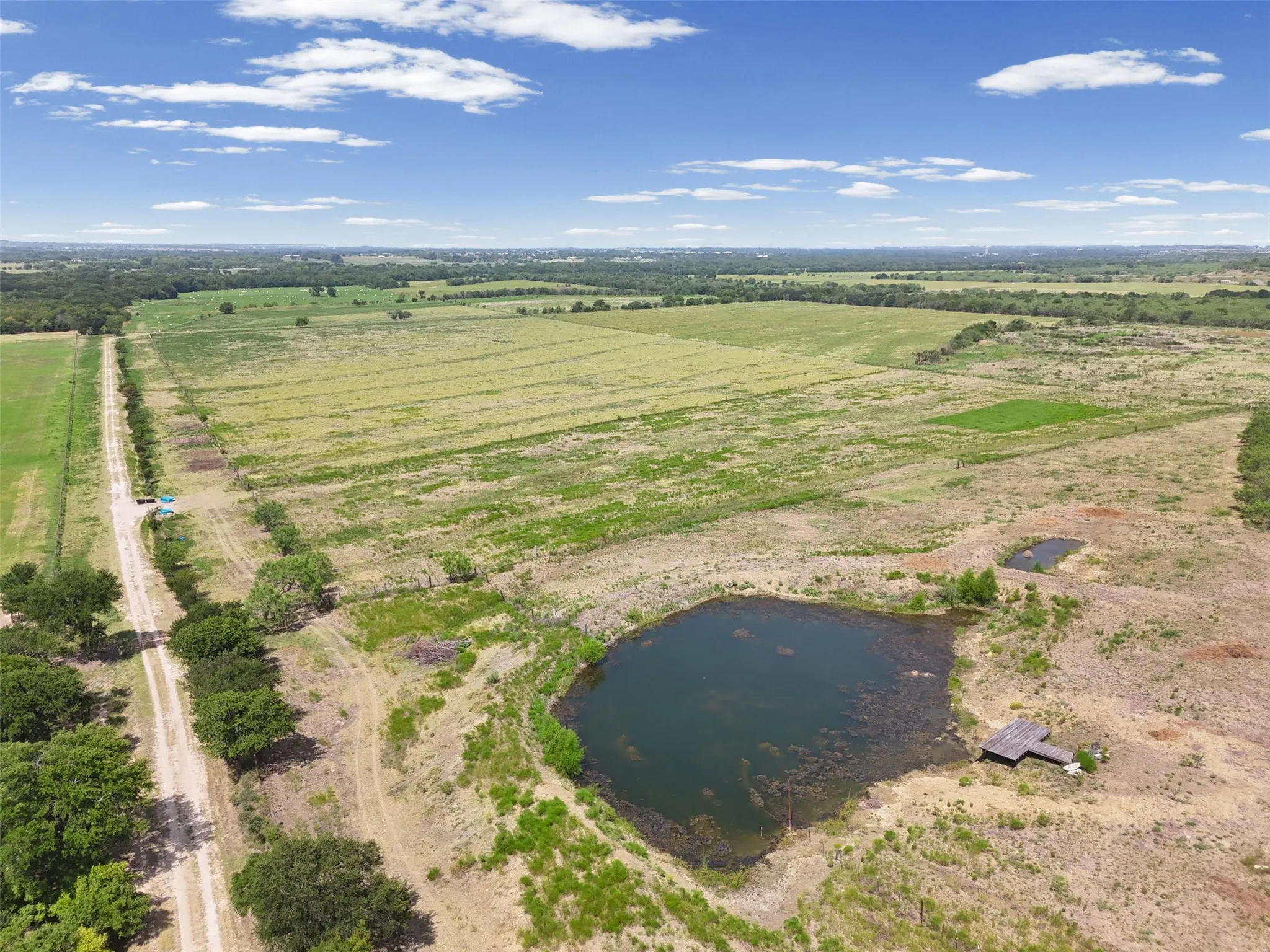 Single Family Residence For Sale in Ellis County , 1372 Greathouse Road, Waxahachie, Texas 75167, 2 Bedroom, 3 Bathroom, Garage spaces, 2,048 Sqft, built in 2019, mls#21345598, Real Estate Agent in Waxahachie, Homes For Sale in Ellis county, Homes For Sale in Waxahachie, Realtor in Waxahachie Texas, Real Estate Brokerage Independent Realty Texas, Luminita Cordes Realtor