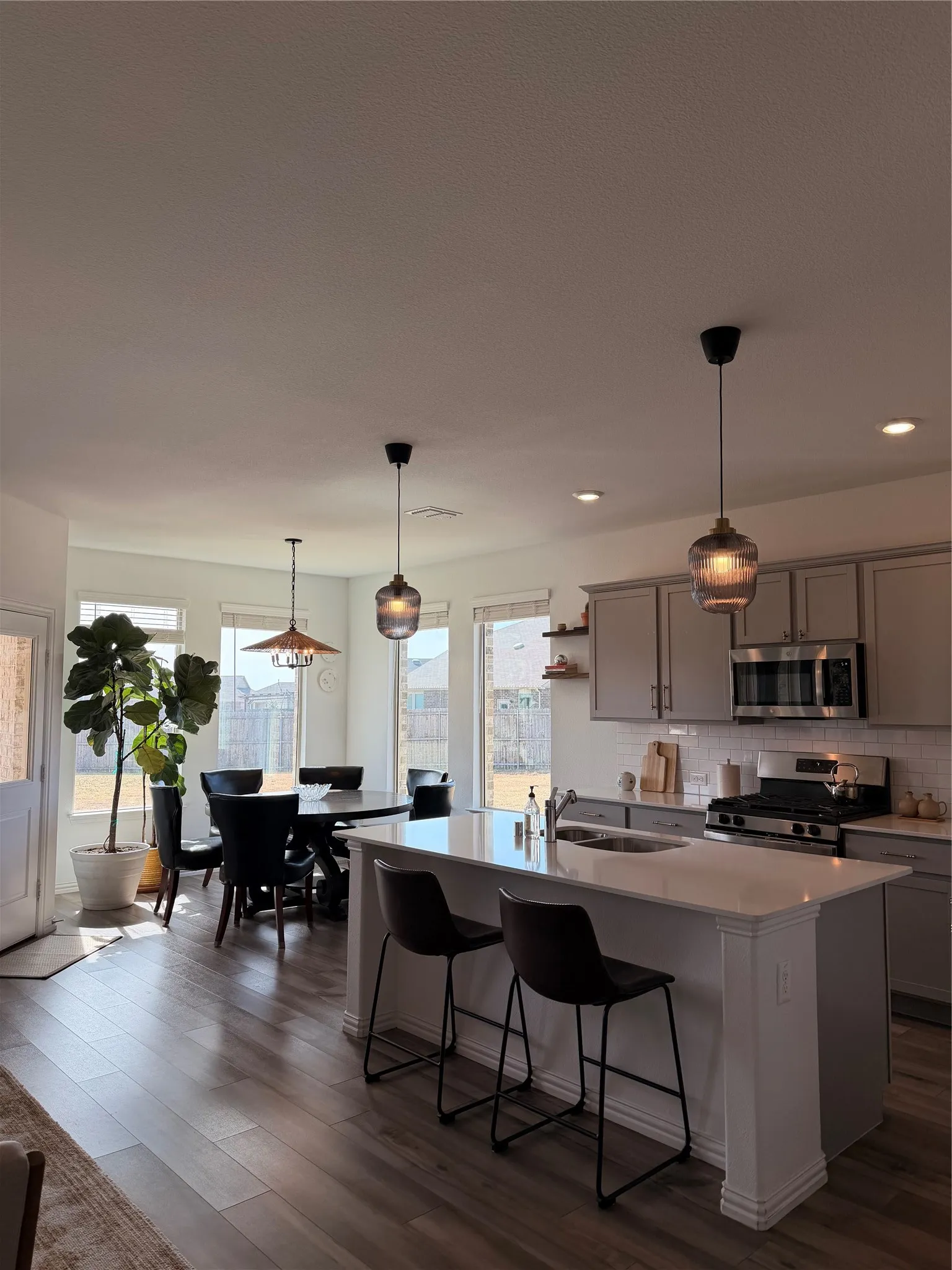 Single Family Residence For Rent in Denton County , 3120 Riddler Way, Little Elm, Texas 75068, 4 Bedroom, 3 Bathroom, 2 Garage spaces, 2,500 Sqft, built in 2022, mls#21346305, Real Estate Agent in Little Elm, Homes For Rent in Denton county, Homes For Rent in Little Elm, Realtor in Little Elm Texas, Real Estate Brokerage Independent Realty Texas, Luminita Cordes Realtor