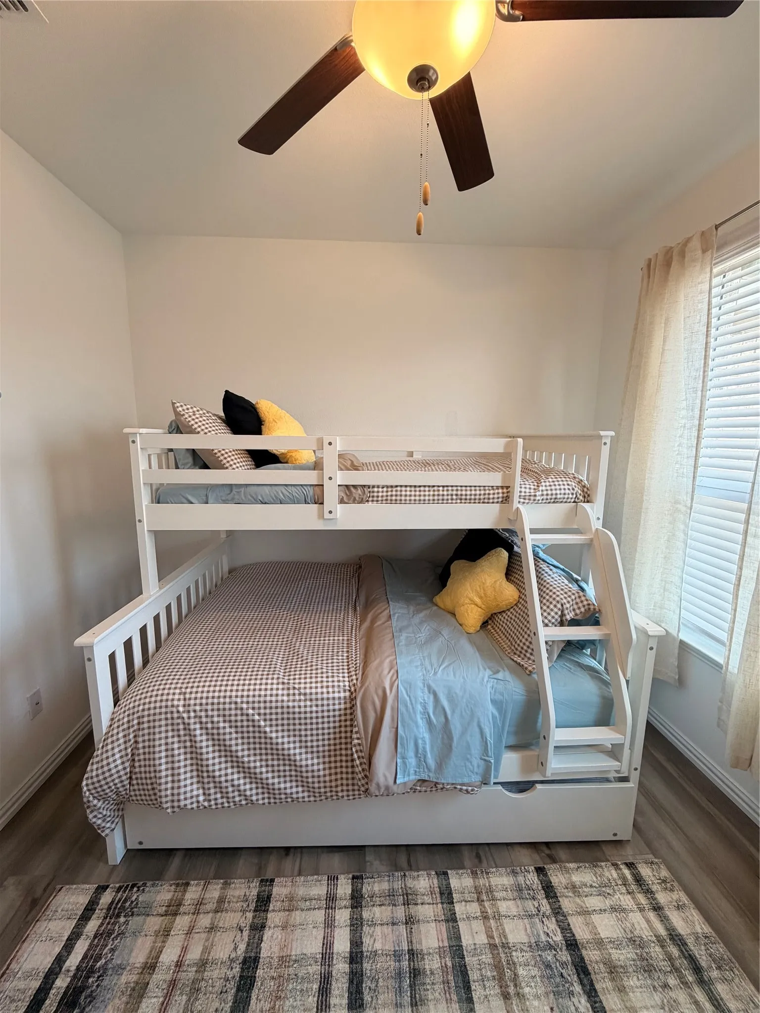 Single Family Residence For Rent in Denton County , 3120 Riddler Way, Little Elm, Texas 75068, 4 Bedroom, 3 Bathroom, 2 Garage spaces, 2,500 Sqft, built in 2022, mls#21346305, Real Estate Agent in Little Elm, Homes For Rent in Denton county, Homes For Rent in Little Elm, Realtor in Little Elm Texas, Real Estate Brokerage Independent Realty Texas, Luminita Cordes Realtor