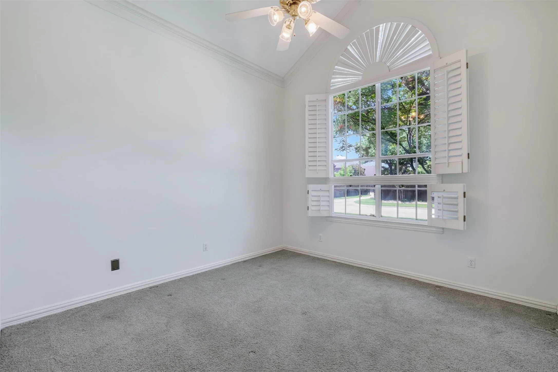 Single Family Residence For Sale in Dallas County , 414 Downing Drive, Coppell, Texas 75019, 4 Bedroom, 3 Bathroom, 3 Garage spaces, 3,855 Sqft, built in 1994, mls#21345946, Real Estate Agent in Coppell, Homes For Sale in Dallas county, Homes For Sale in Coppell, Realtor in Coppell Texas, Real Estate Brokerage Independent Realty Texas, Luminita Cordes Realtor