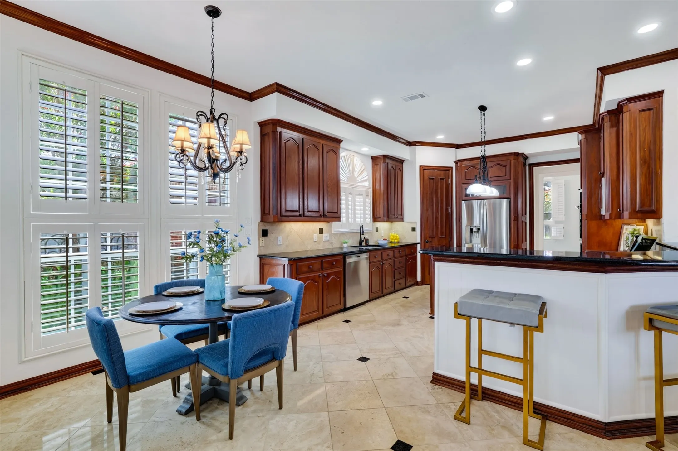 Single Family Residence For Sale in Dallas County , 414 Downing Drive, Coppell, Texas 75019, 4 Bedroom, 3 Bathroom, 3 Garage spaces, 3,855 Sqft, built in 1994, mls#21345946, Real Estate Agent in Coppell, Homes For Sale in Dallas county, Homes For Sale in Coppell, Realtor in Coppell Texas, Real Estate Brokerage Independent Realty Texas, Luminita Cordes Realtor