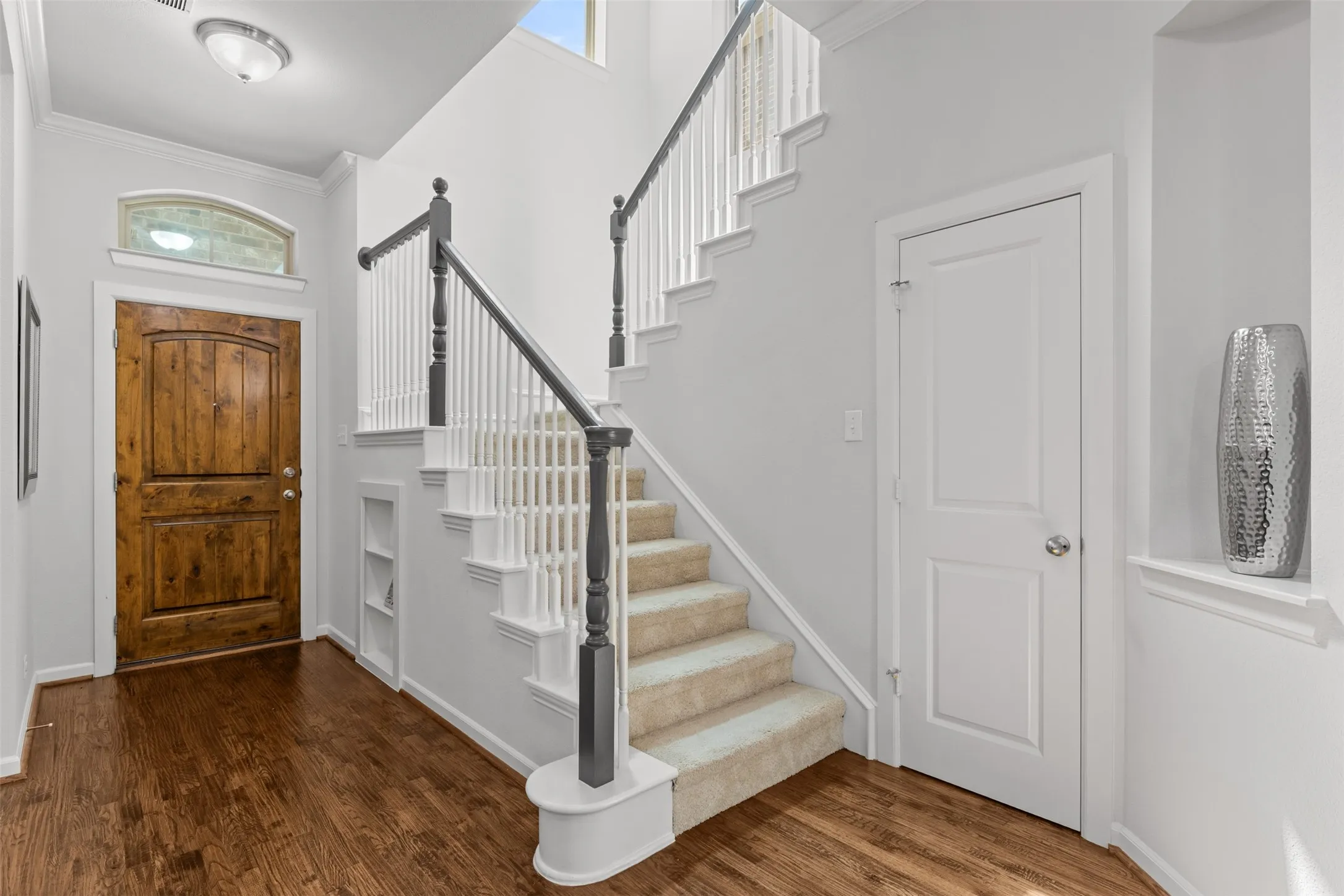 Single Family Residence For Sale in Dallas County , 6681 Escena Boulevard, Irving, Texas 75039, 3 Bedroom, 3 Bathroom, 2 Garage spaces, 2,714 Sqft, built in 2013, mls#21344884, Real Estate Agent in Irving, Homes For Sale in Dallas county, Homes For Sale in Irving, Realtor in Irving Texas, Real Estate Brokerage Independent Realty Texas, Luminita Cordes Realtor