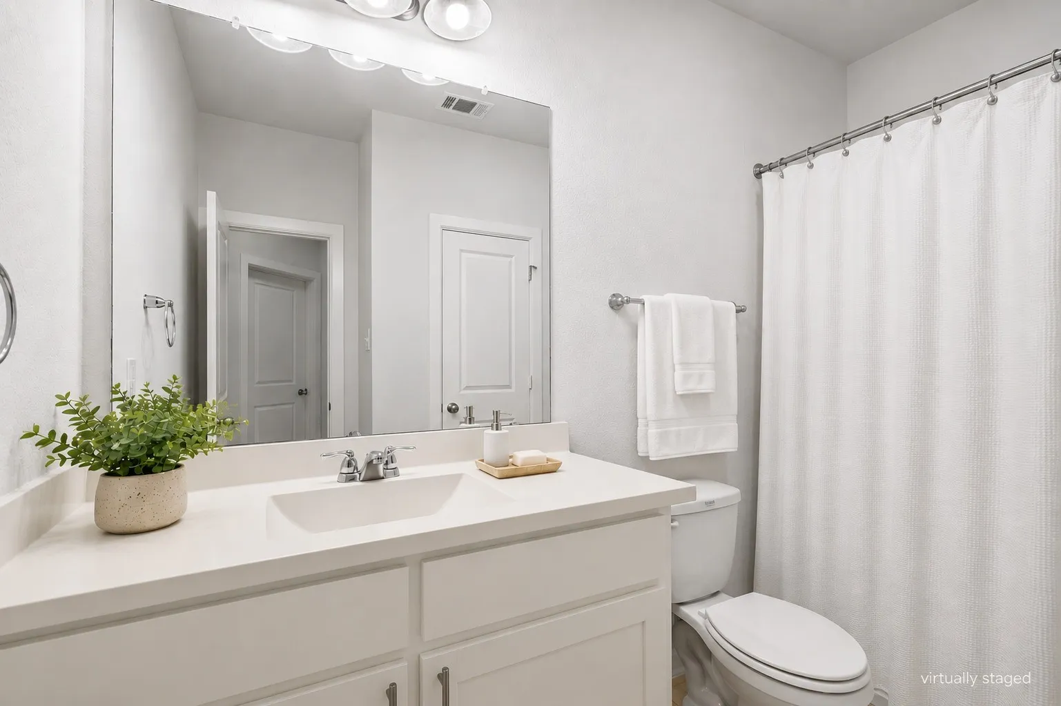 Single Family Residence For Sale in Dallas County , 6681 Escena Boulevard, Irving, Texas 75039, 3 Bedroom, 3 Bathroom, 2 Garage spaces, 2,714 Sqft, built in 2013, mls#21344884, Real Estate Agent in Irving, Homes For Sale in Dallas county, Homes For Sale in Irving, Realtor in Irving Texas, Real Estate Brokerage Independent Realty Texas, Luminita Cordes Realtor