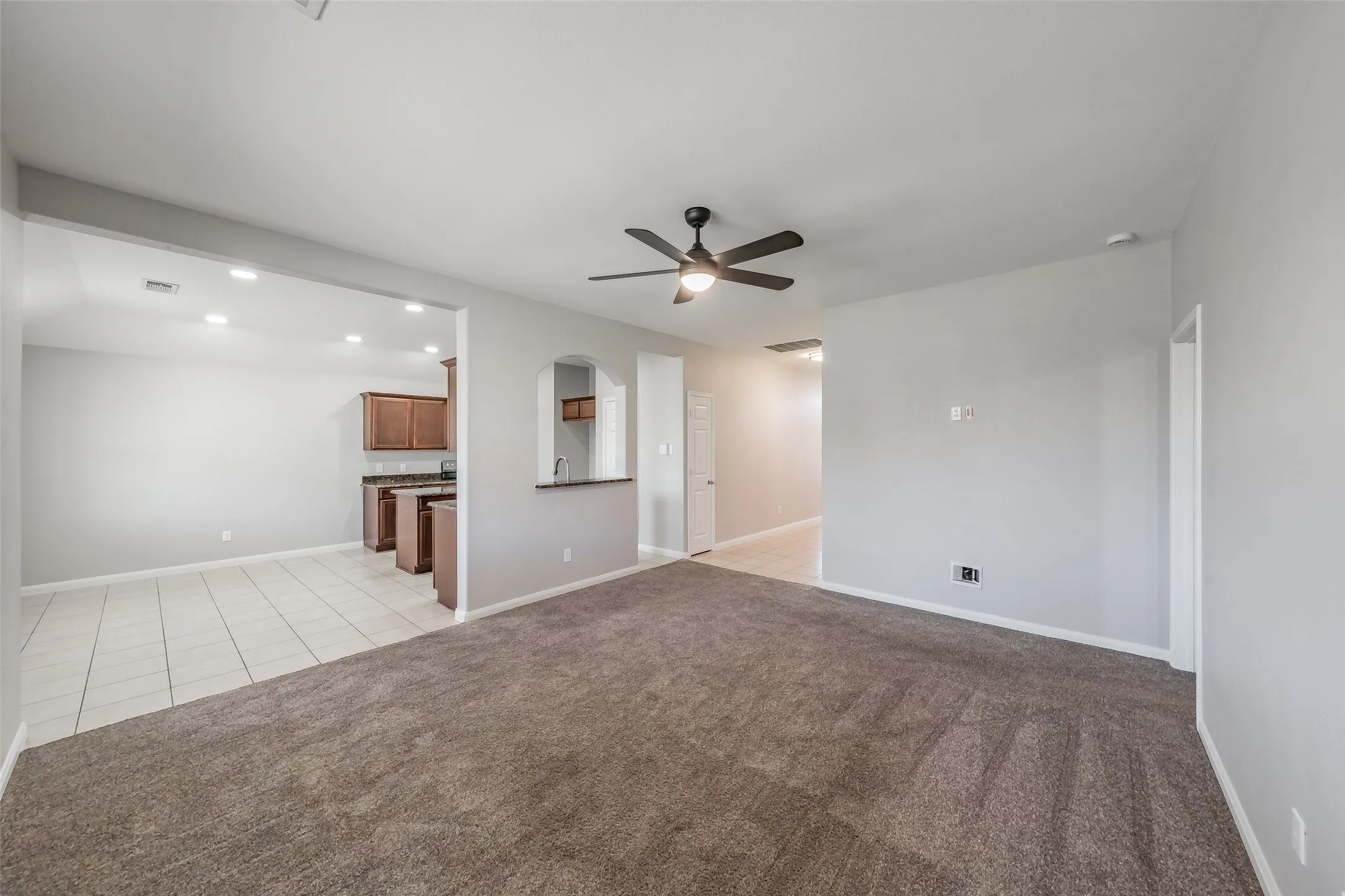 Single Family Residence For Sale in Hunt County , 3304 Overstreet Lane, Royse City, Texas 75189, 3 Bedroom, 2 Bathroom, 2 Garage spaces, 1,489 Sqft, built in 2012, mls#21345784, Real Estate Agent in Royse City, Homes For Sale in Hunt county, Homes For Sale in Royse City, Realtor in Royse City Texas, Real Estate Brokerage Independent Realty Texas, Luminita Cordes Realtor