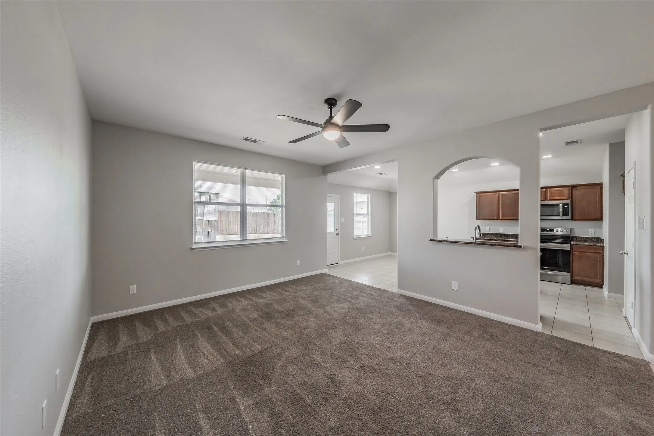 Single Family Residence For Sale in Hunt County , 3304 Overstreet Lane, Royse City, Texas 75189, 3 Bedroom, 2 Bathroom, 2 Garage spaces, 1,489 Sqft, built in 2012, mls#21345784, Real Estate Agent in Royse City, Homes For Sale in Hunt county, Homes For Sale in Royse City, Realtor in Royse City Texas, Real Estate Brokerage Independent Realty Texas, Luminita Cordes Realtor