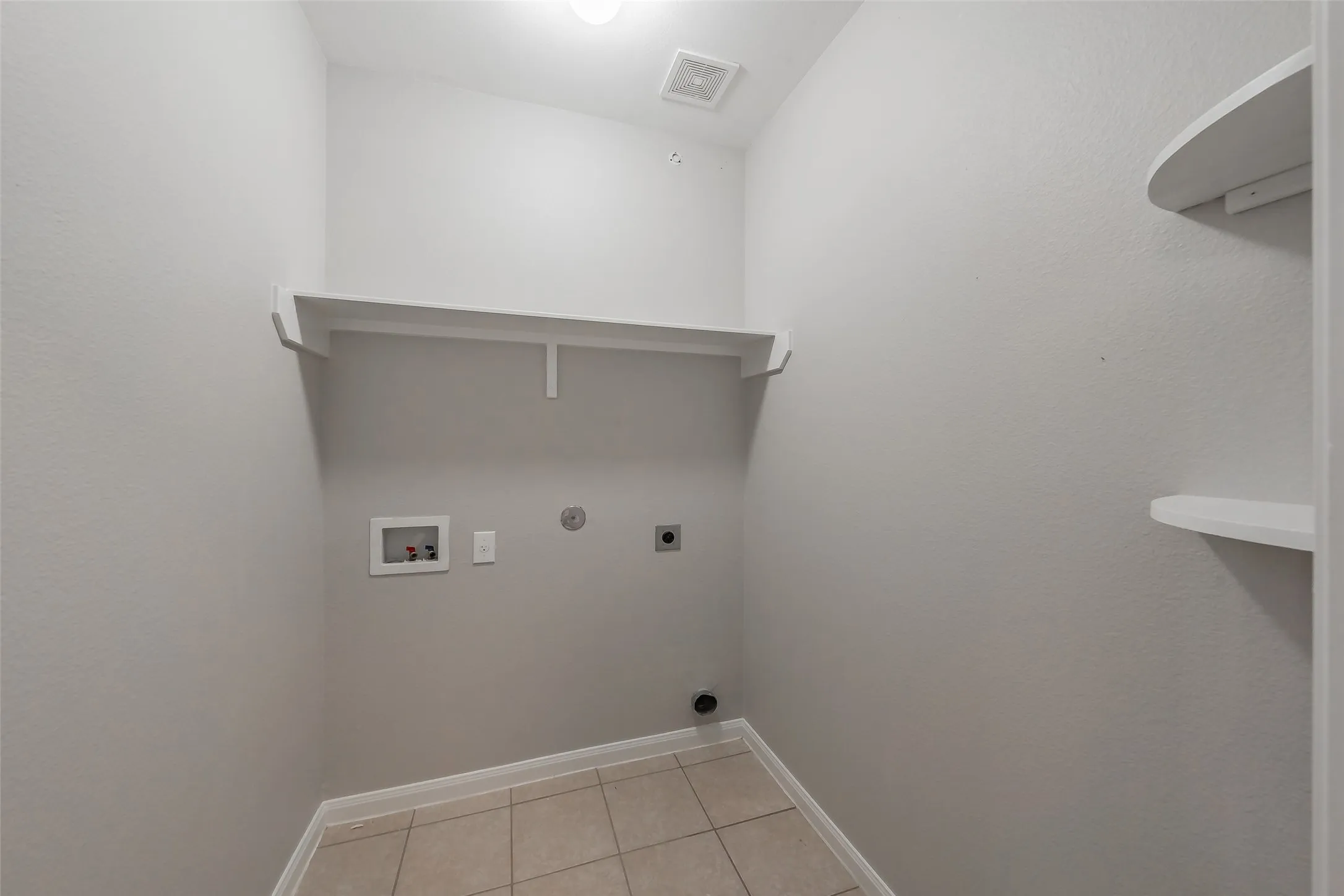 Single Family Residence For Sale in Hunt County , 3304 Overstreet Lane, Royse City, Texas 75189, 3 Bedroom, 2 Bathroom, 2 Garage spaces, 1,489 Sqft, built in 2012, mls#21345784, Real Estate Agent in Royse City, Homes For Sale in Hunt county, Homes For Sale in Royse City, Realtor in Royse City Texas, Real Estate Brokerage Independent Realty Texas, Luminita Cordes Realtor