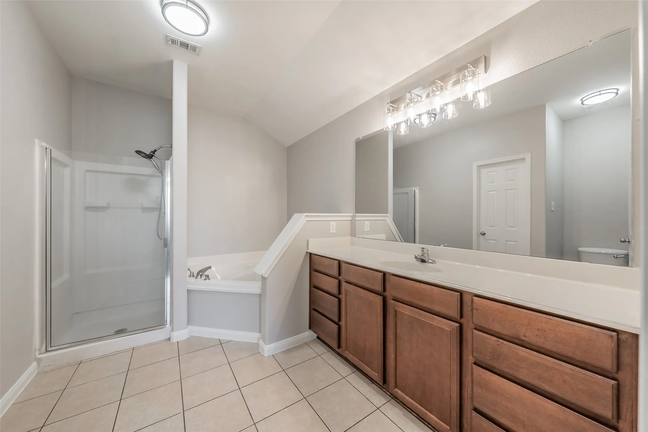 Single Family Residence For Sale in Hunt County , 3304 Overstreet Lane, Royse City, Texas 75189, 3 Bedroom, 2 Bathroom, 2 Garage spaces, 1,489 Sqft, built in 2012, mls#21345784, Real Estate Agent in Royse City, Homes For Sale in Hunt county, Homes For Sale in Royse City, Realtor in Royse City Texas, Real Estate Brokerage Independent Realty Texas, Luminita Cordes Realtor