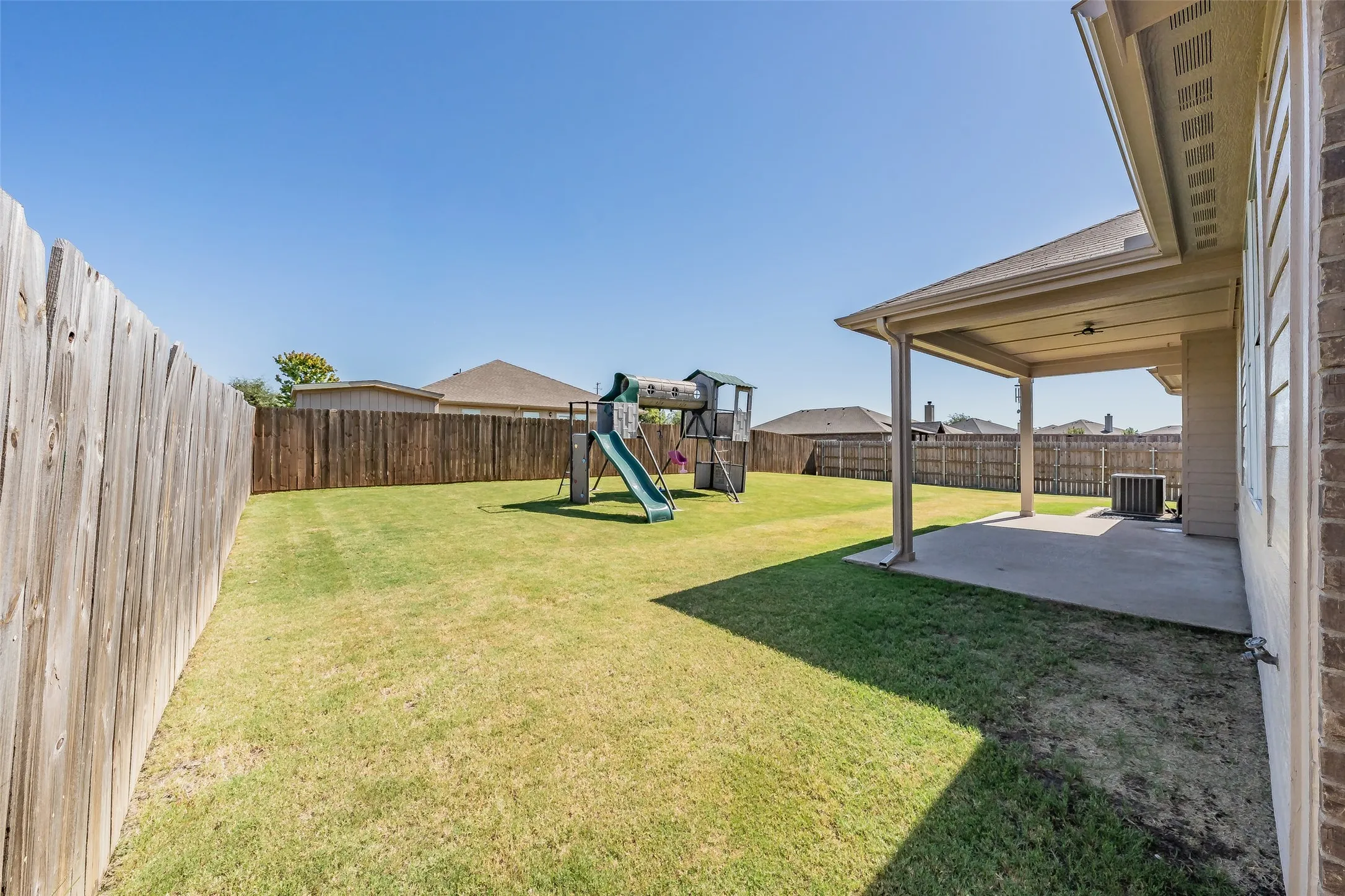 Single Family Residence For Sale in Hunt County , 3304 Overstreet Lane, Royse City, Texas 75189, 3 Bedroom, 2 Bathroom, 2 Garage spaces, 1,489 Sqft, built in 2012, mls#21345784, Real Estate Agent in Royse City, Homes For Sale in Hunt county, Homes For Sale in Royse City, Realtor in Royse City Texas, Real Estate Brokerage Independent Realty Texas, Luminita Cordes Realtor