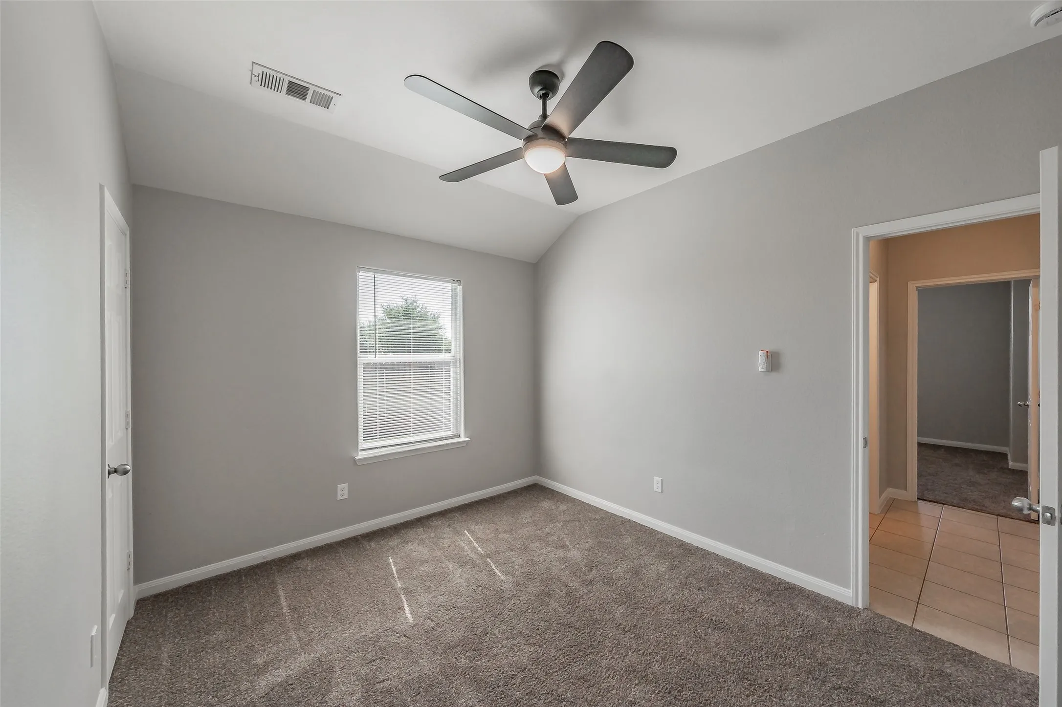 Single Family Residence For Sale in Hunt County , 3304 Overstreet Lane, Royse City, Texas 75189, 3 Bedroom, 2 Bathroom, 2 Garage spaces, 1,489 Sqft, built in 2012, mls#21345784, Real Estate Agent in Royse City, Homes For Sale in Hunt county, Homes For Sale in Royse City, Realtor in Royse City Texas, Real Estate Brokerage Independent Realty Texas, Luminita Cordes Realtor