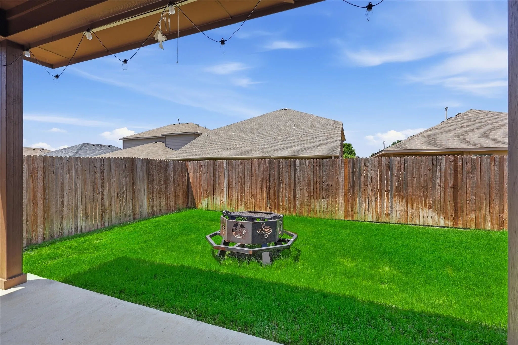 Single Family Residence For Sale in Tarrant County , 9125 Edenberry Lane, Fort Worth, Texas 76179, 4 Bedroom, 3 Bathroom, 2 Garage spaces, 2,670 Sqft, built in 2018, mls#21346291, Real Estate Agent in Fort Worth, Homes For Sale in Tarrant county, Homes For Sale in Fort Worth, Realtor in Fort Worth Texas, Real Estate Brokerage Independent Realty Texas, Luminita Cordes Realtor