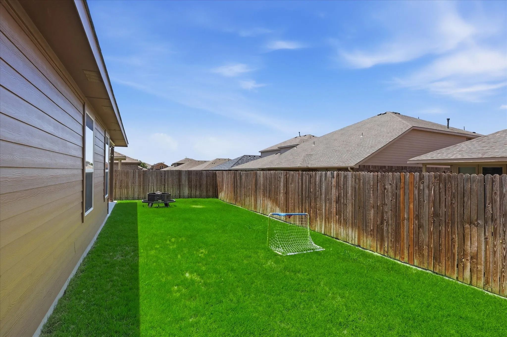 Single Family Residence For Sale in Tarrant County , 9125 Edenberry Lane, Fort Worth, Texas 76179, 4 Bedroom, 3 Bathroom, 2 Garage spaces, 2,670 Sqft, built in 2018, mls#21346291, Real Estate Agent in Fort Worth, Homes For Sale in Tarrant county, Homes For Sale in Fort Worth, Realtor in Fort Worth Texas, Real Estate Brokerage Independent Realty Texas, Luminita Cordes Realtor