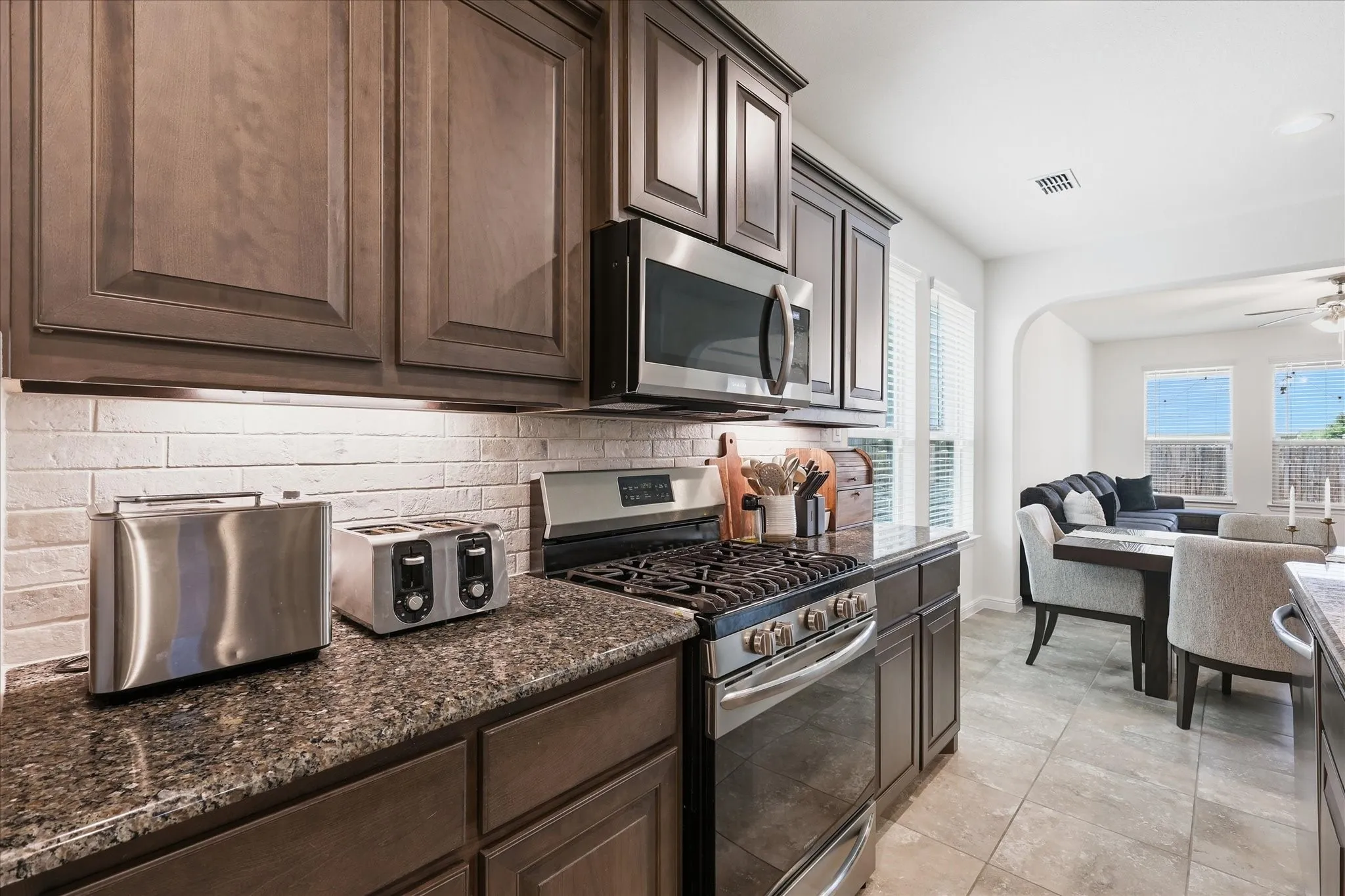 Single Family Residence For Sale in Tarrant County , 9125 Edenberry Lane, Fort Worth, Texas 76179, 4 Bedroom, 3 Bathroom, 2 Garage spaces, 2,670 Sqft, built in 2018, mls#21346291, Real Estate Agent in Fort Worth, Homes For Sale in Tarrant county, Homes For Sale in Fort Worth, Realtor in Fort Worth Texas, Real Estate Brokerage Independent Realty Texas, Luminita Cordes Realtor