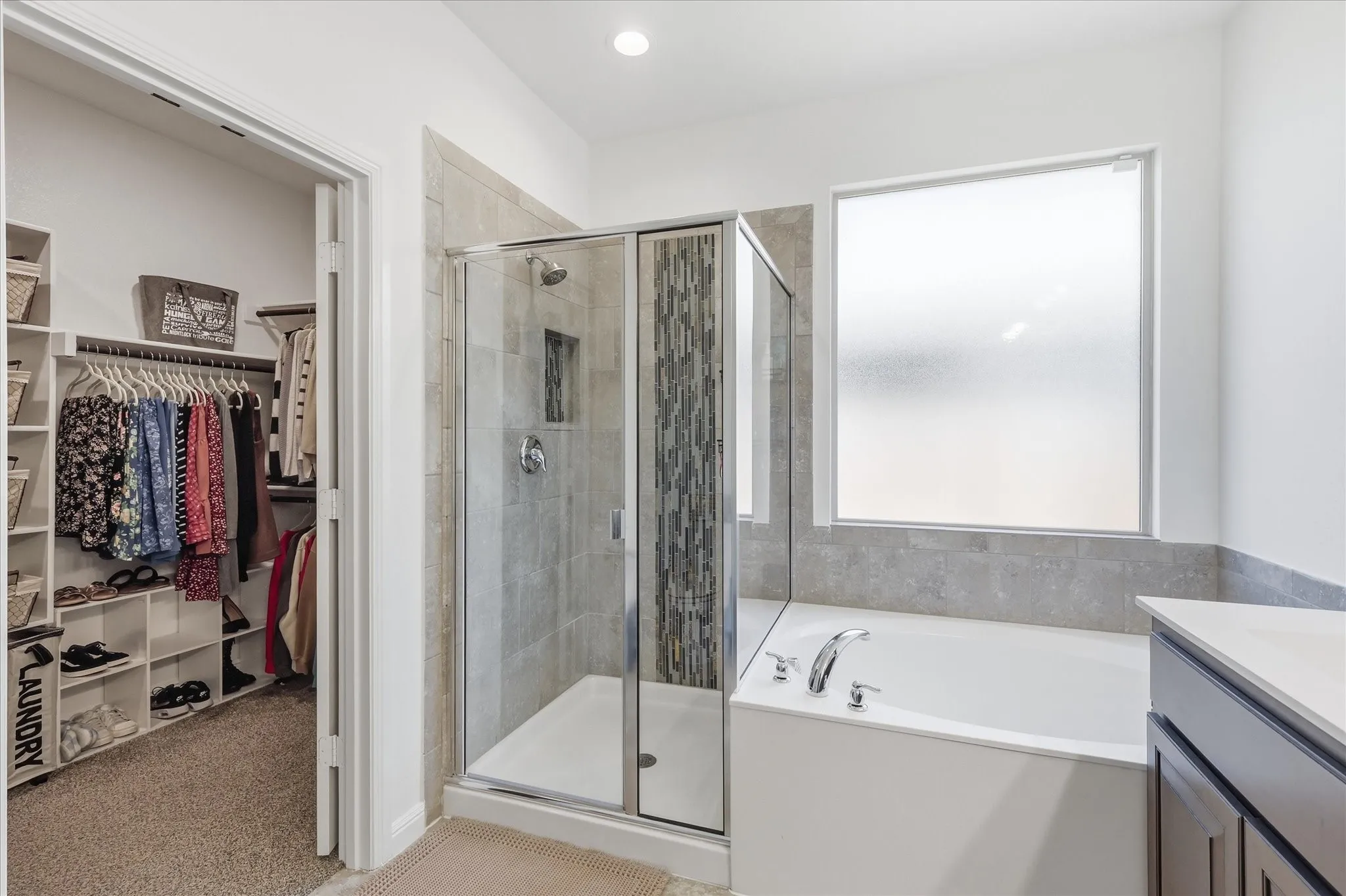 Single Family Residence For Sale in Tarrant County , 9125 Edenberry Lane, Fort Worth, Texas 76179, 4 Bedroom, 3 Bathroom, 2 Garage spaces, 2,670 Sqft, built in 2018, mls#21346291, Real Estate Agent in Fort Worth, Homes For Sale in Tarrant county, Homes For Sale in Fort Worth, Realtor in Fort Worth Texas, Real Estate Brokerage Independent Realty Texas, Luminita Cordes Realtor