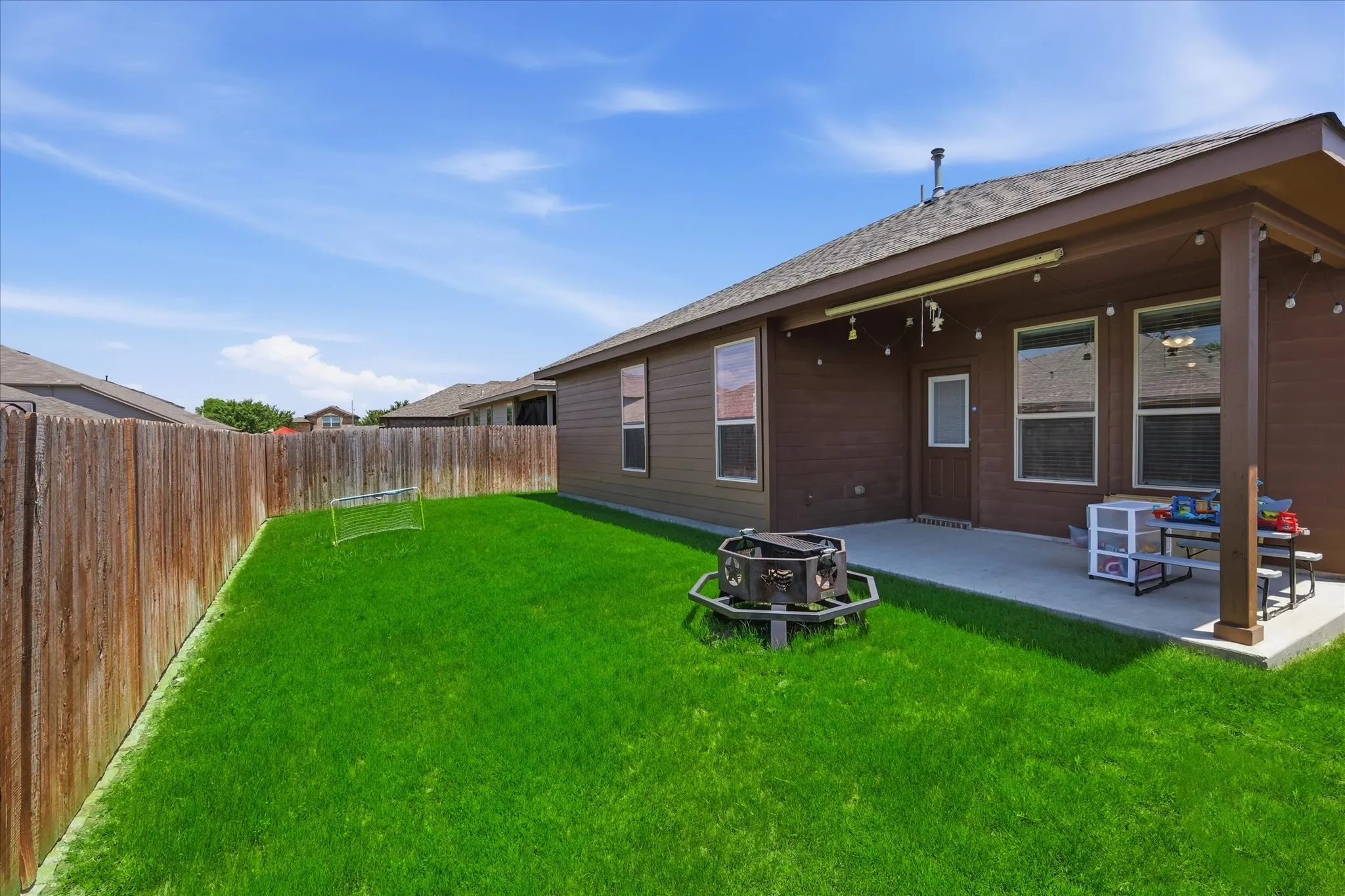 Single Family Residence For Sale in Tarrant County , 9125 Edenberry Lane, Fort Worth, Texas 76179, 4 Bedroom, 3 Bathroom, 2 Garage spaces, 2,670 Sqft, built in 2018, mls#21346291, Real Estate Agent in Fort Worth, Homes For Sale in Tarrant county, Homes For Sale in Fort Worth, Realtor in Fort Worth Texas, Real Estate Brokerage Independent Realty Texas, Luminita Cordes Realtor