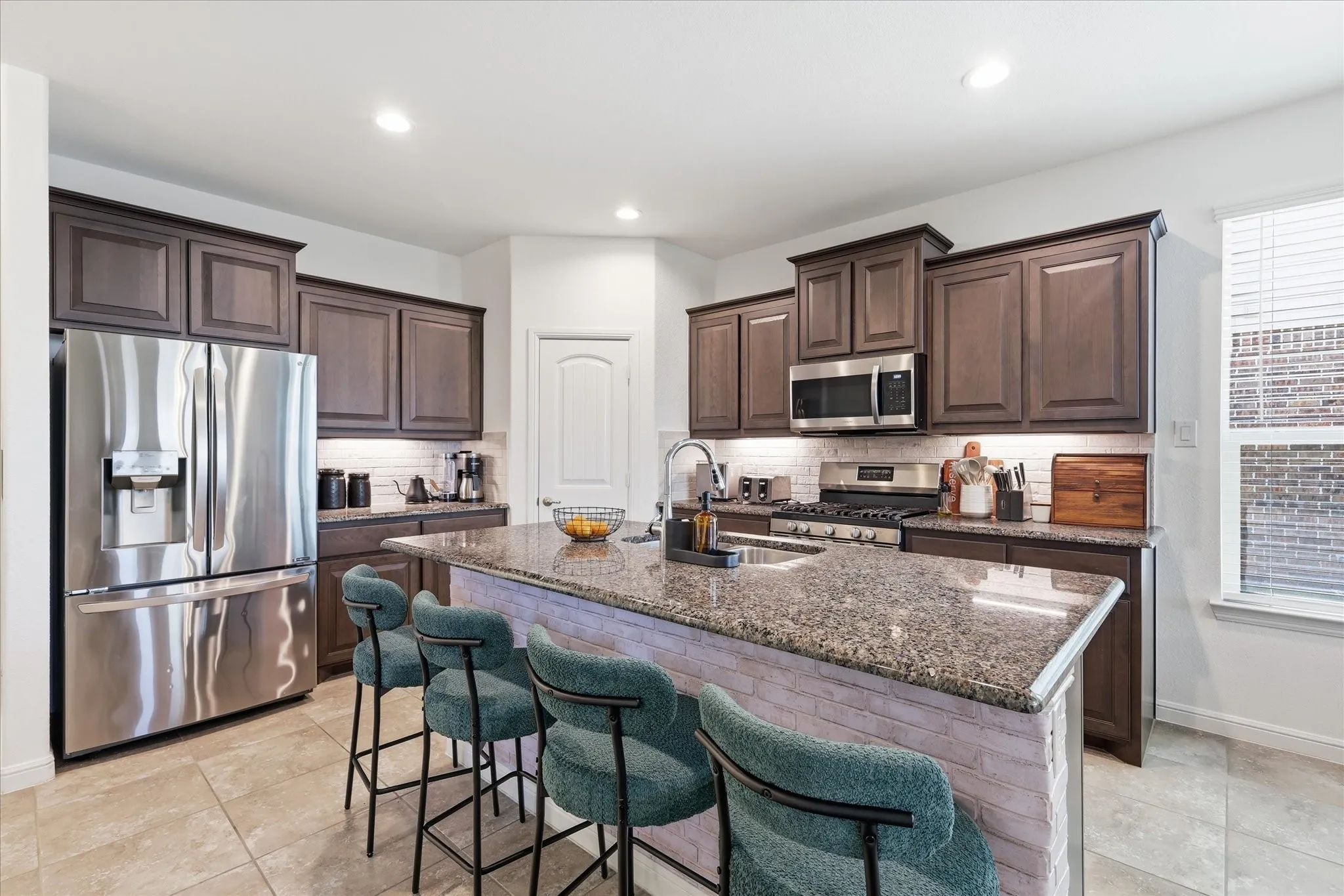 Single Family Residence For Sale in Tarrant County , 9125 Edenberry Lane, Fort Worth, Texas 76179, 4 Bedroom, 3 Bathroom, 2 Garage spaces, 2,670 Sqft, built in 2018, mls#21346291, Real Estate Agent in Fort Worth, Homes For Sale in Tarrant county, Homes For Sale in Fort Worth, Realtor in Fort Worth Texas, Real Estate Brokerage Independent Realty Texas, Luminita Cordes Realtor