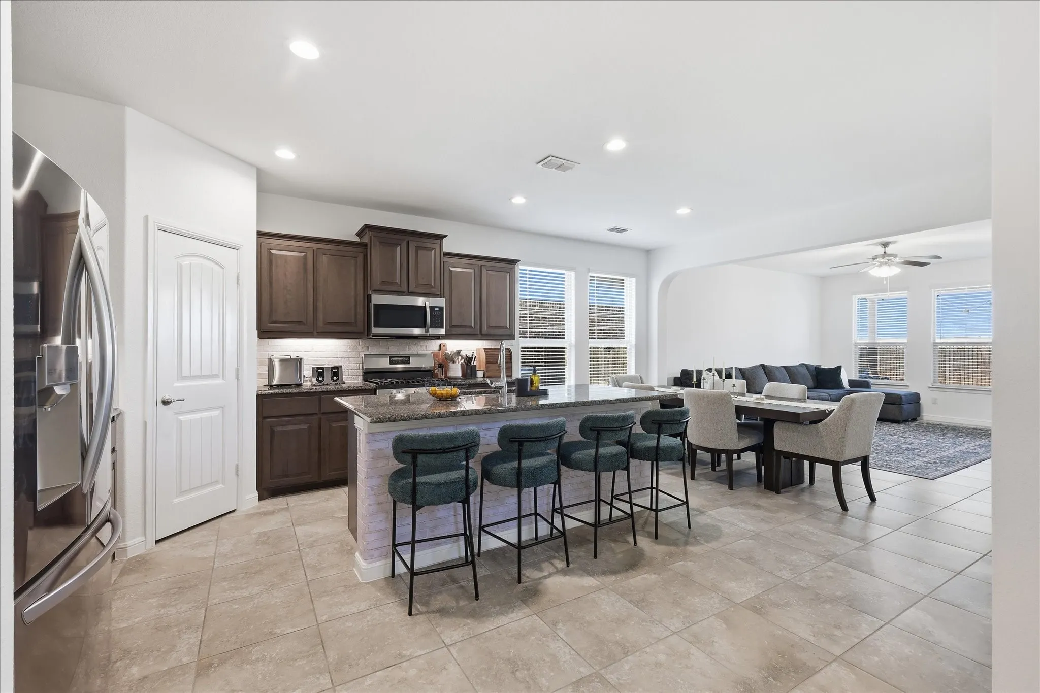 Single Family Residence For Sale in Tarrant County , 9125 Edenberry Lane, Fort Worth, Texas 76179, 4 Bedroom, 3 Bathroom, 2 Garage spaces, 2,670 Sqft, built in 2018, mls#21346291, Real Estate Agent in Fort Worth, Homes For Sale in Tarrant county, Homes For Sale in Fort Worth, Realtor in Fort Worth Texas, Real Estate Brokerage Independent Realty Texas, Luminita Cordes Realtor