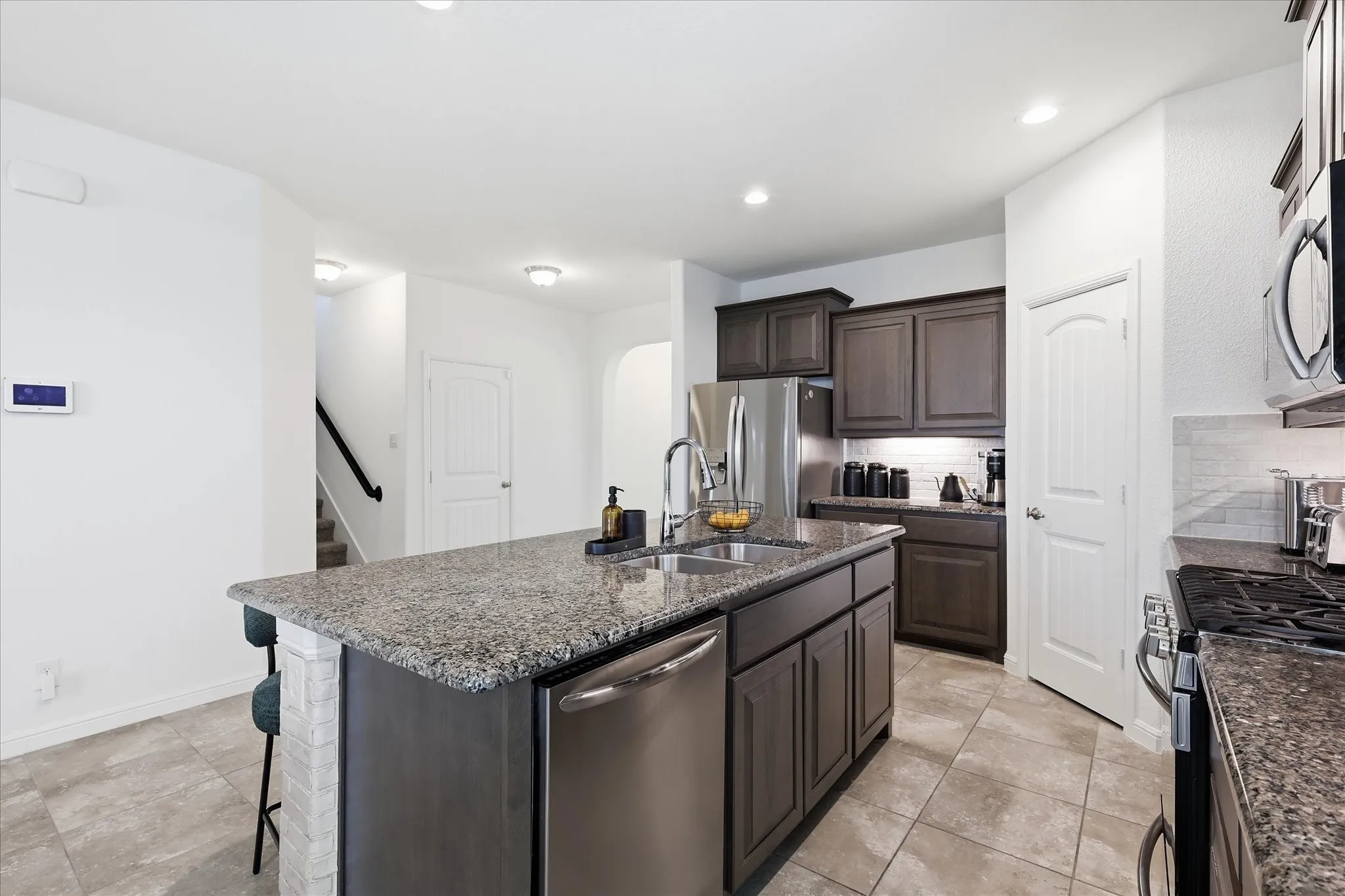 Single Family Residence For Sale in Tarrant County , 9125 Edenberry Lane, Fort Worth, Texas 76179, 4 Bedroom, 3 Bathroom, 2 Garage spaces, 2,670 Sqft, built in 2018, mls#21346291, Real Estate Agent in Fort Worth, Homes For Sale in Tarrant county, Homes For Sale in Fort Worth, Realtor in Fort Worth Texas, Real Estate Brokerage Independent Realty Texas, Luminita Cordes Realtor