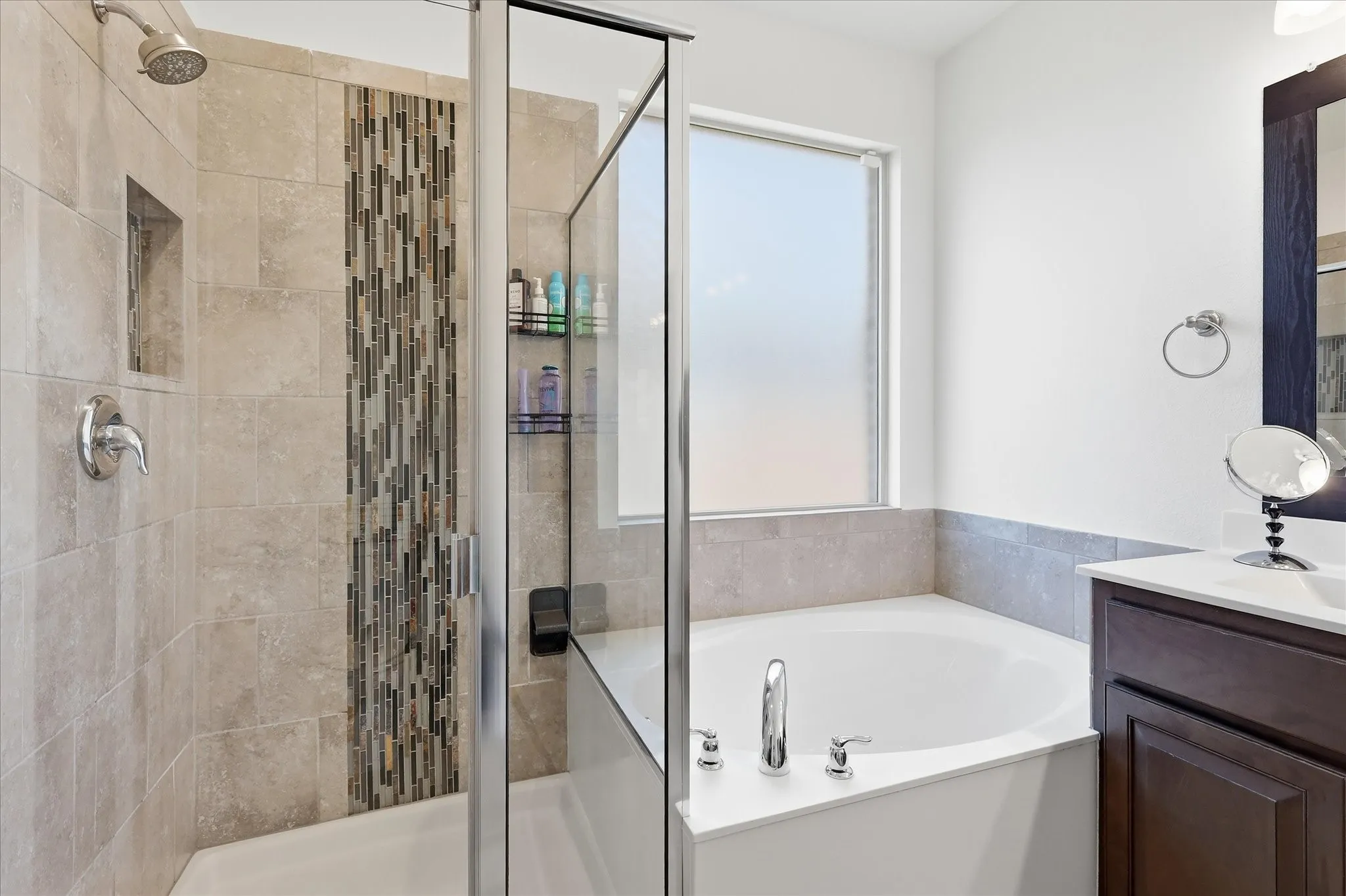 Single Family Residence For Sale in Tarrant County , 9125 Edenberry Lane, Fort Worth, Texas 76179, 4 Bedroom, 3 Bathroom, 2 Garage spaces, 2,670 Sqft, built in 2018, mls#21346291, Real Estate Agent in Fort Worth, Homes For Sale in Tarrant county, Homes For Sale in Fort Worth, Realtor in Fort Worth Texas, Real Estate Brokerage Independent Realty Texas, Luminita Cordes Realtor
