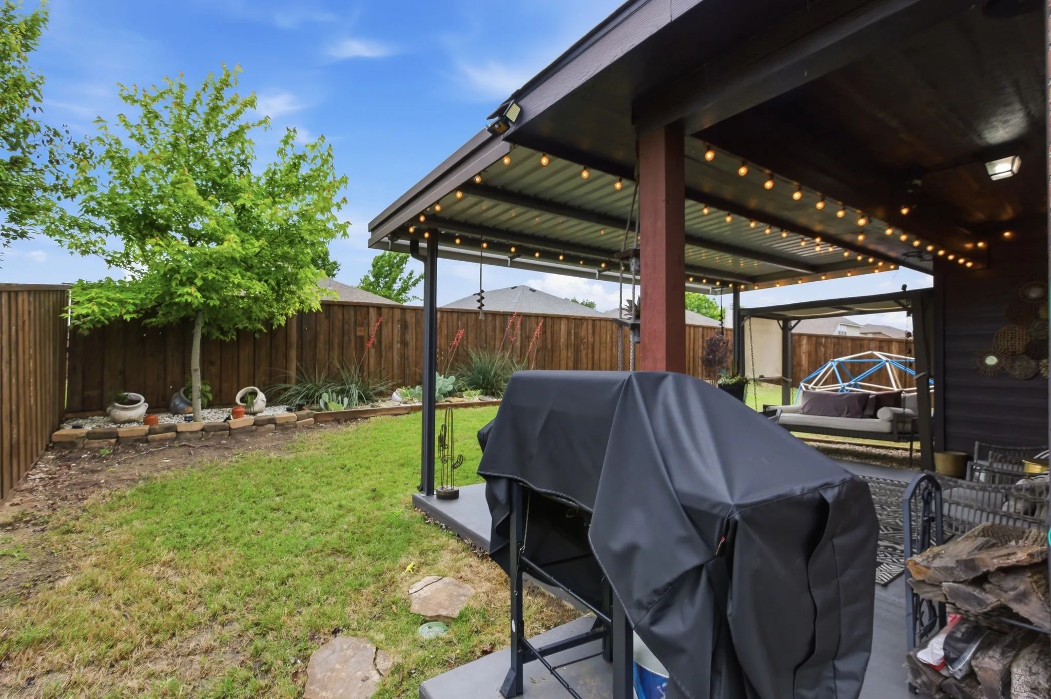 Single Family Residence For Sale in Kaufman County , 4003 Gabi Avenue, Heartland, Texas 75126, 3 Bedroom, 2 Bathroom, 2 Garage spaces, 1,854 Sqft, built in 2010, mls#21346318, Real Estate Agent in Heartland, Homes For Sale in Kaufman county, Homes For Sale in Heartland, Realtor in Heartland Texas, Real Estate Brokerage Independent Realty Texas, Luminita Cordes Realtor