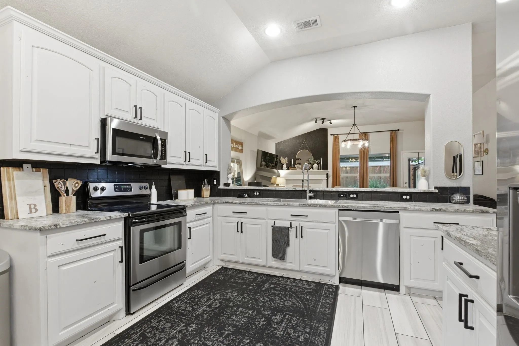 Single Family Residence For Sale in Kaufman County , 4003 Gabi Avenue, Heartland, Texas 75126, 3 Bedroom, 2 Bathroom, 2 Garage spaces, 1,854 Sqft, built in 2010, mls#21346318, Real Estate Agent in Heartland, Homes For Sale in Kaufman county, Homes For Sale in Heartland, Realtor in Heartland Texas, Real Estate Brokerage Independent Realty Texas, Luminita Cordes Realtor
