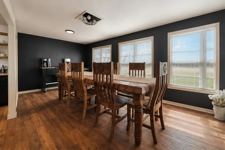 Single Family Residence For Sale in Bosque County , 410 S Cleveland, Meridian, Texas 76665, 5 Bedroom, 3 Bathroom, 2 Garage spaces, 2,054 Sqft, built in 1900, mls#21346321, Real Estate Agent in Meridian, Homes For Sale in Bosque county, Homes For Sale in Meridian, Realtor in Meridian Texas, Real Estate Brokerage Independent Realty Texas, Luminita Cordes Realtor