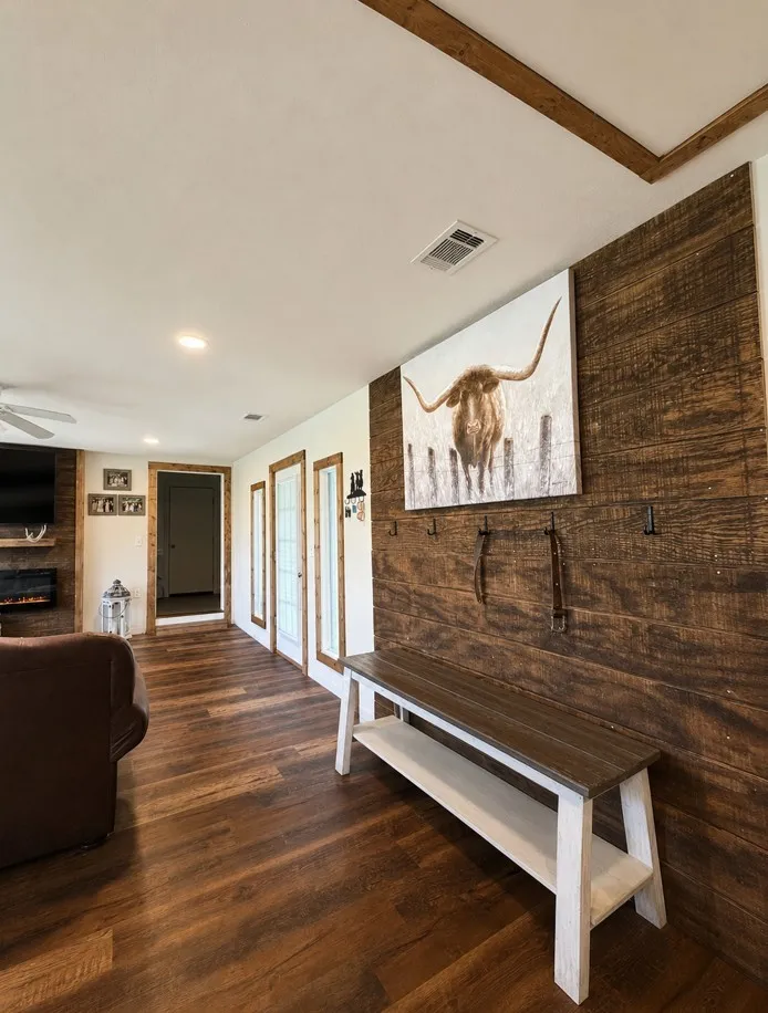 Single Family Residence For Sale in Bosque County , 410 S Cleveland, Meridian, Texas 76665, 5 Bedroom, 3 Bathroom, 2 Garage spaces, 2,054 Sqft, built in 1900, mls#21346321, Real Estate Agent in Meridian, Homes For Sale in Bosque county, Homes For Sale in Meridian, Realtor in Meridian Texas, Real Estate Brokerage Independent Realty Texas, Luminita Cordes Realtor