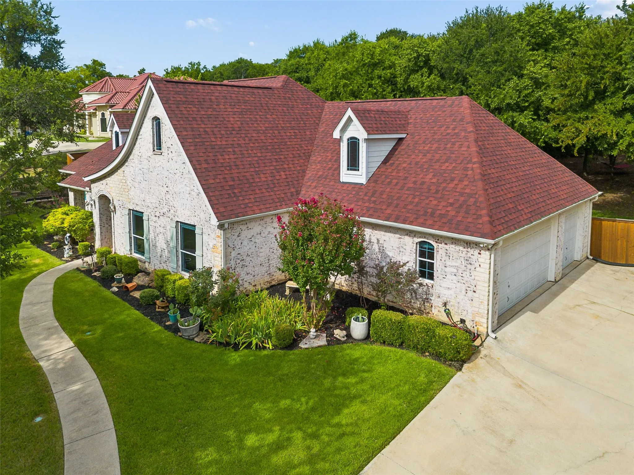 Single Family Residence For Sale in Denton County , 6528 Shoreline Drive, Little Elm, Texas 75068, 4 Bedroom, 2 Bathroom, 3 Garage spaces, 2,366 Sqft, built in 2005, mls#21345251, Real Estate Agent in Little Elm, Homes For Sale in Denton county, Homes For Sale in Little Elm, Realtor in Little Elm Texas, Real Estate Brokerage Independent Realty Texas, Luminita Cordes Realtor