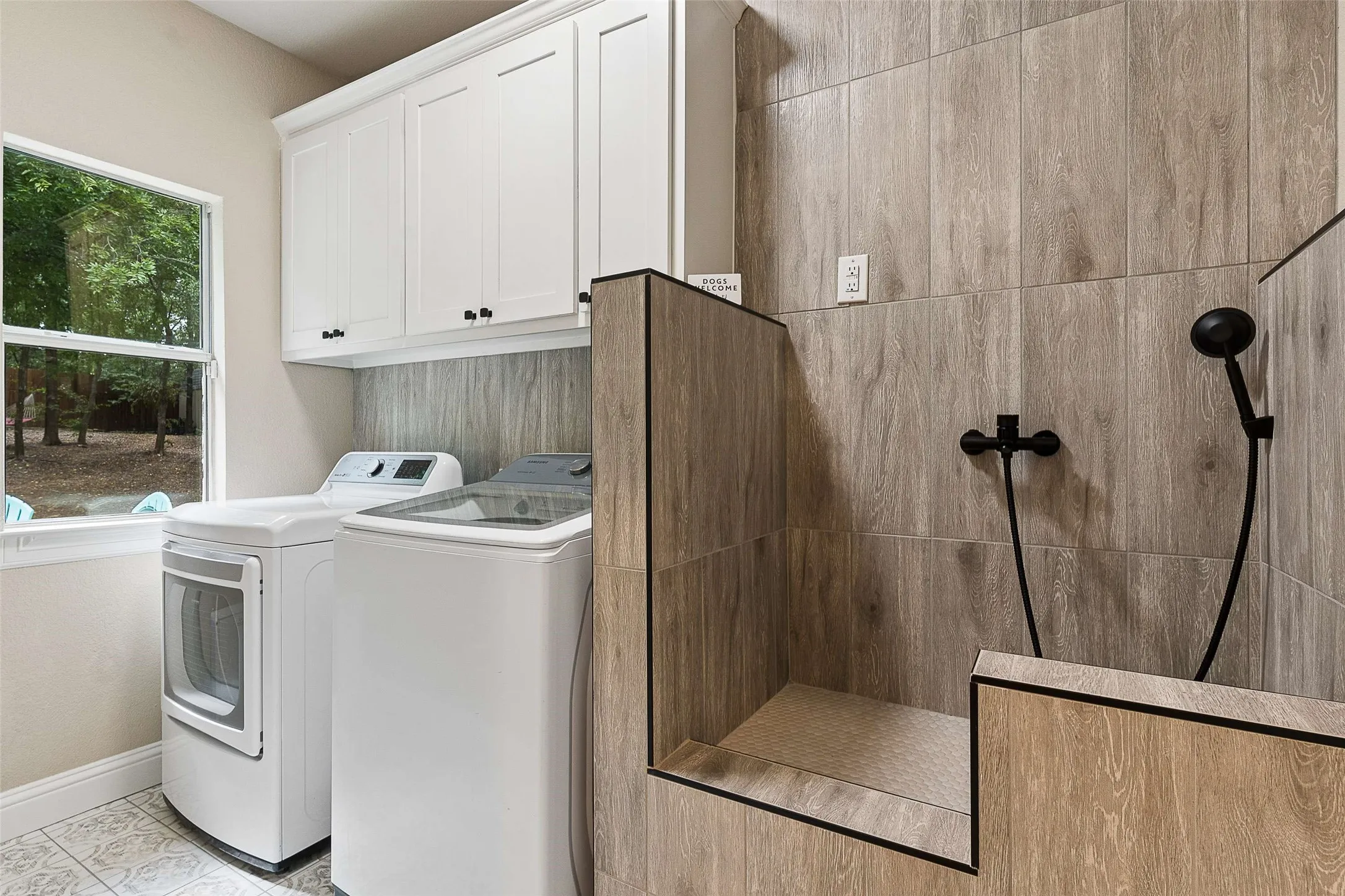 Single Family Residence For Sale in Denton County , 6528 Shoreline Drive, Little Elm, Texas 75068, 4 Bedroom, 2 Bathroom, 3 Garage spaces, 2,366 Sqft, built in 2005, mls#21345251, Real Estate Agent in Little Elm, Homes For Sale in Denton county, Homes For Sale in Little Elm, Realtor in Little Elm Texas, Real Estate Brokerage Independent Realty Texas, Luminita Cordes Realtor