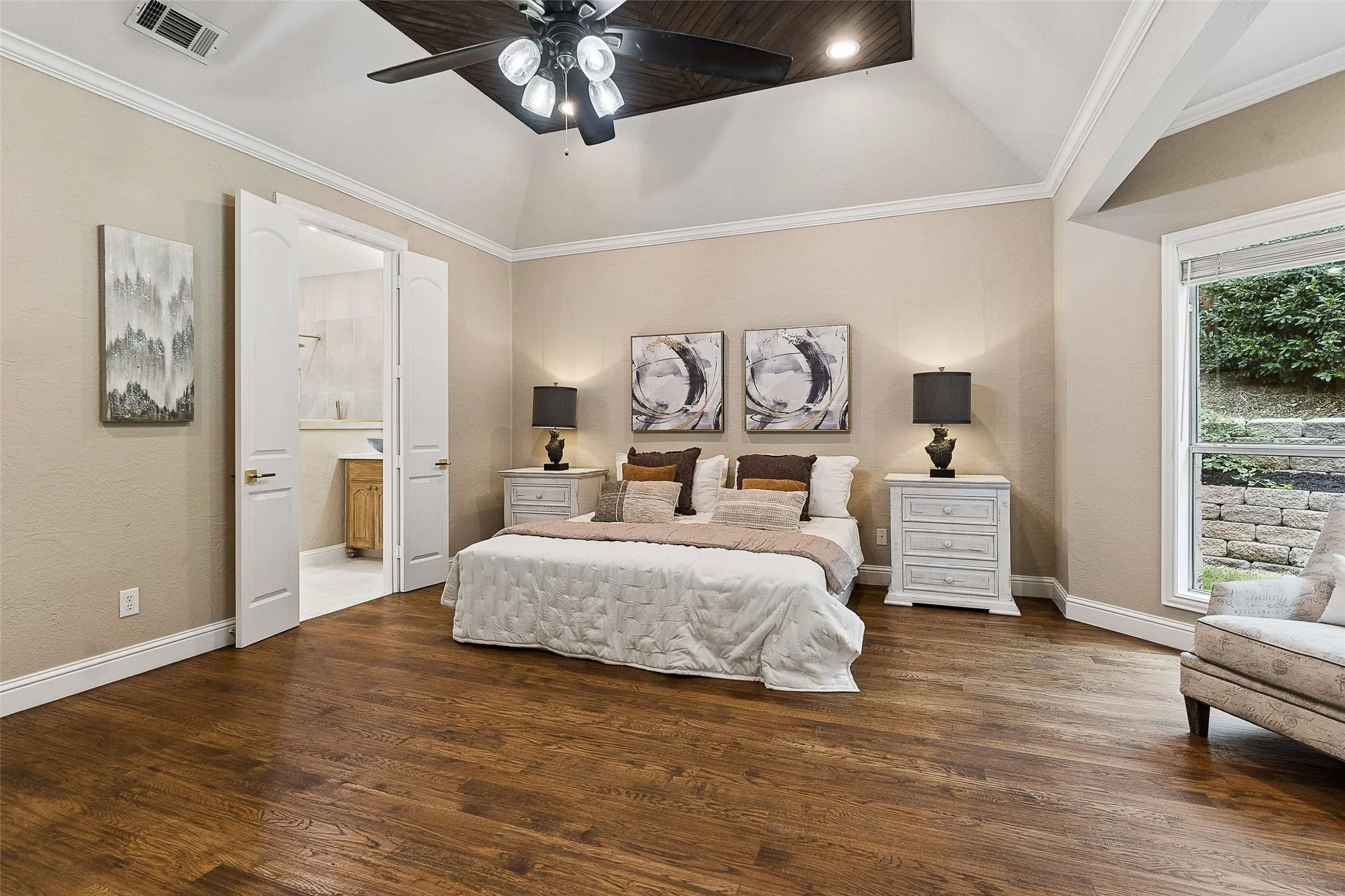 Single Family Residence For Sale in Denton County , 6528 Shoreline Drive, Little Elm, Texas 75068, 4 Bedroom, 2 Bathroom, 3 Garage spaces, 2,366 Sqft, built in 2005, mls#21345251, Real Estate Agent in Little Elm, Homes For Sale in Denton county, Homes For Sale in Little Elm, Realtor in Little Elm Texas, Real Estate Brokerage Independent Realty Texas, Luminita Cordes Realtor