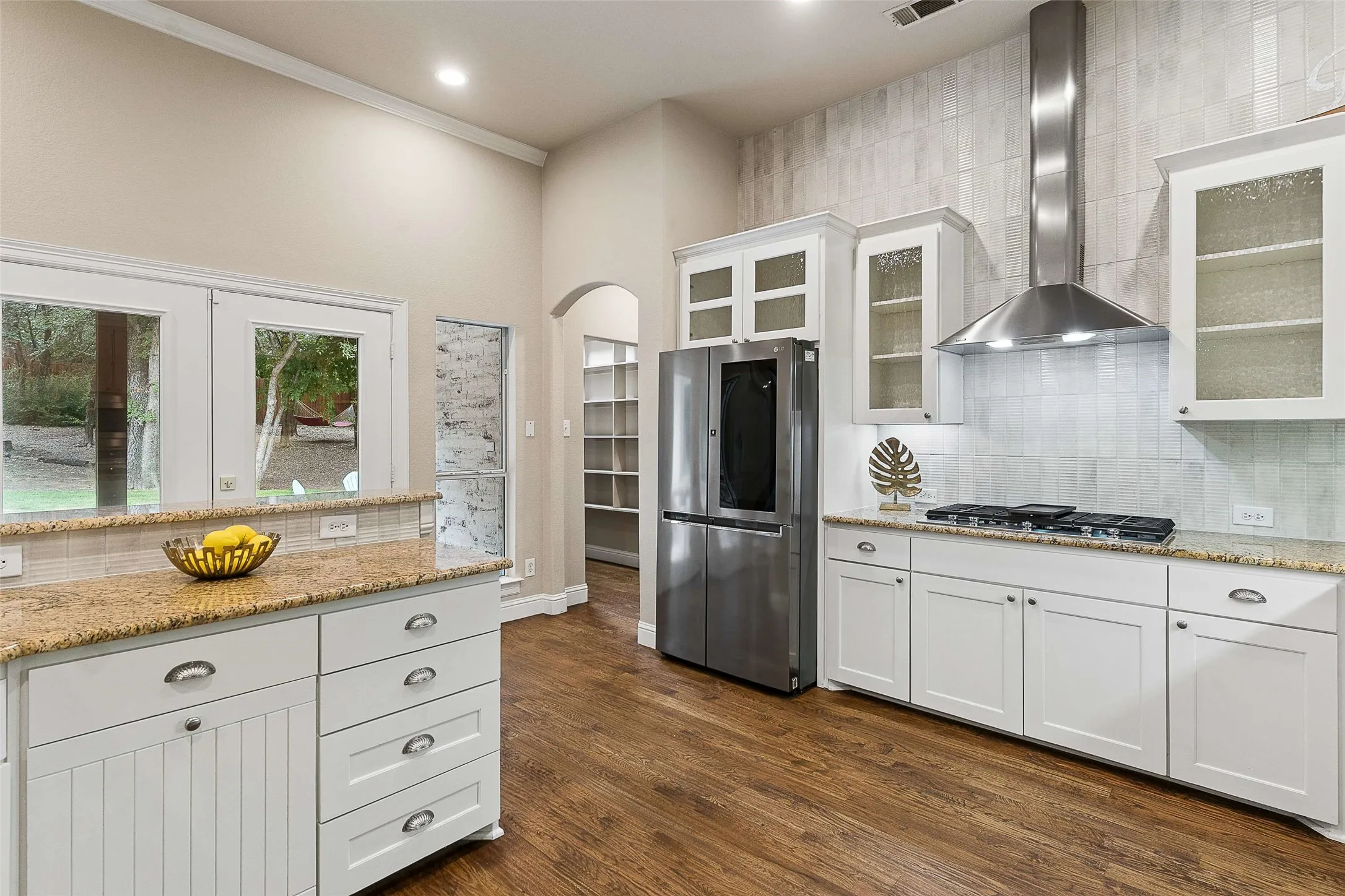 Single Family Residence For Sale in Denton County , 6528 Shoreline Drive, Little Elm, Texas 75068, 4 Bedroom, 2 Bathroom, 3 Garage spaces, 2,366 Sqft, built in 2005, mls#21345251, Real Estate Agent in Little Elm, Homes For Sale in Denton county, Homes For Sale in Little Elm, Realtor in Little Elm Texas, Real Estate Brokerage Independent Realty Texas, Luminita Cordes Realtor