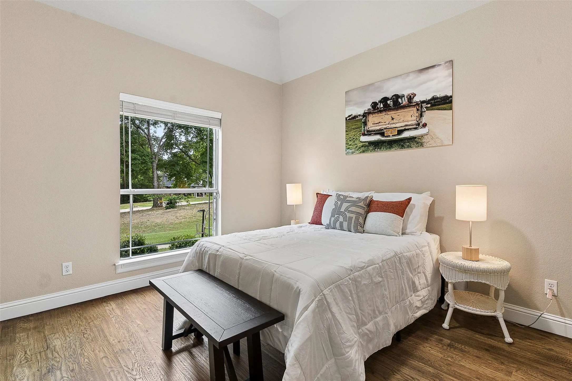Single Family Residence For Sale in Denton County , 6528 Shoreline Drive, Little Elm, Texas 75068, 4 Bedroom, 2 Bathroom, 3 Garage spaces, 2,366 Sqft, built in 2005, mls#21345251, Real Estate Agent in Little Elm, Homes For Sale in Denton county, Homes For Sale in Little Elm, Realtor in Little Elm Texas, Real Estate Brokerage Independent Realty Texas, Luminita Cordes Realtor