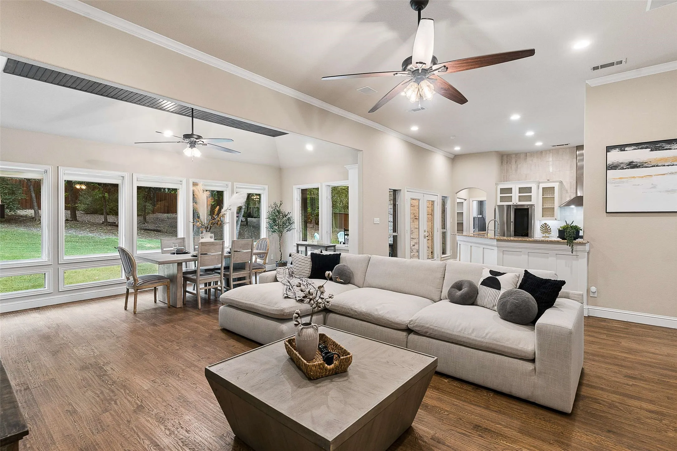 Single Family Residence For Sale in Denton County , 6528 Shoreline Drive, Little Elm, Texas 75068, 4 Bedroom, 2 Bathroom, 3 Garage spaces, 2,366 Sqft, built in 2005, mls#21345251, Real Estate Agent in Little Elm, Homes For Sale in Denton county, Homes For Sale in Little Elm, Realtor in Little Elm Texas, Real Estate Brokerage Independent Realty Texas, Luminita Cordes Realtor