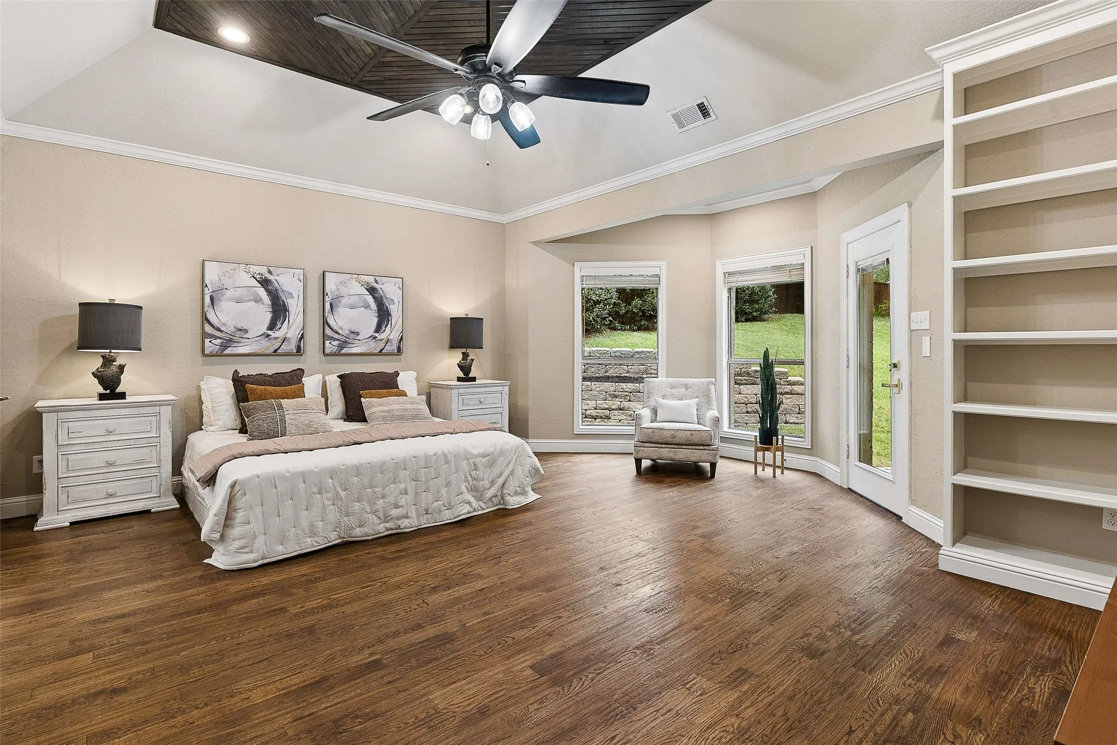 Single Family Residence For Sale in Denton County , 6528 Shoreline Drive, Little Elm, Texas 75068, 4 Bedroom, 2 Bathroom, 3 Garage spaces, 2,366 Sqft, built in 2005, mls#21345251, Real Estate Agent in Little Elm, Homes For Sale in Denton county, Homes For Sale in Little Elm, Realtor in Little Elm Texas, Real Estate Brokerage Independent Realty Texas, Luminita Cordes Realtor