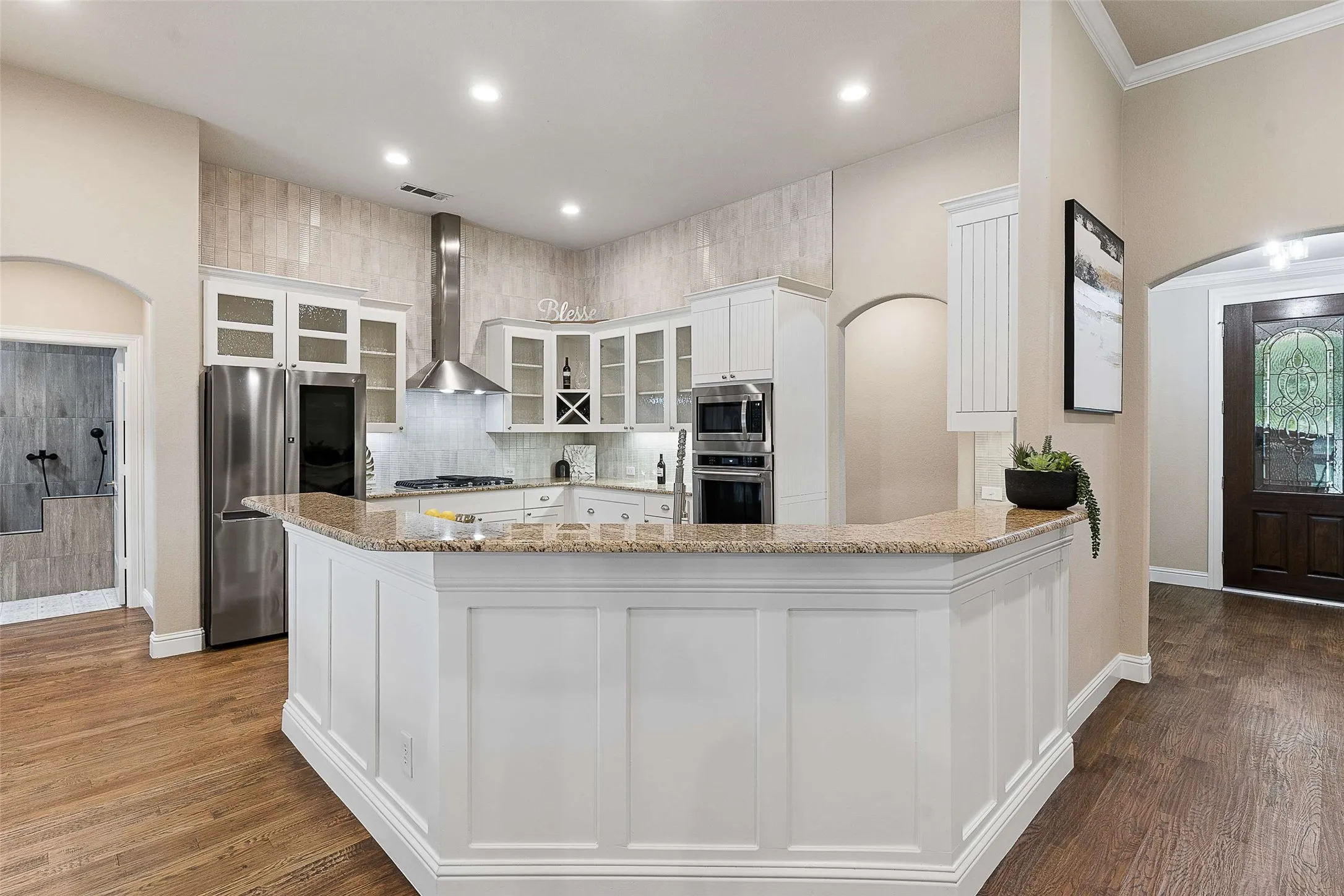 Single Family Residence For Sale in Denton County , 6528 Shoreline Drive, Little Elm, Texas 75068, 4 Bedroom, 2 Bathroom, 3 Garage spaces, 2,366 Sqft, built in 2005, mls#21345251, Real Estate Agent in Little Elm, Homes For Sale in Denton county, Homes For Sale in Little Elm, Realtor in Little Elm Texas, Real Estate Brokerage Independent Realty Texas, Luminita Cordes Realtor