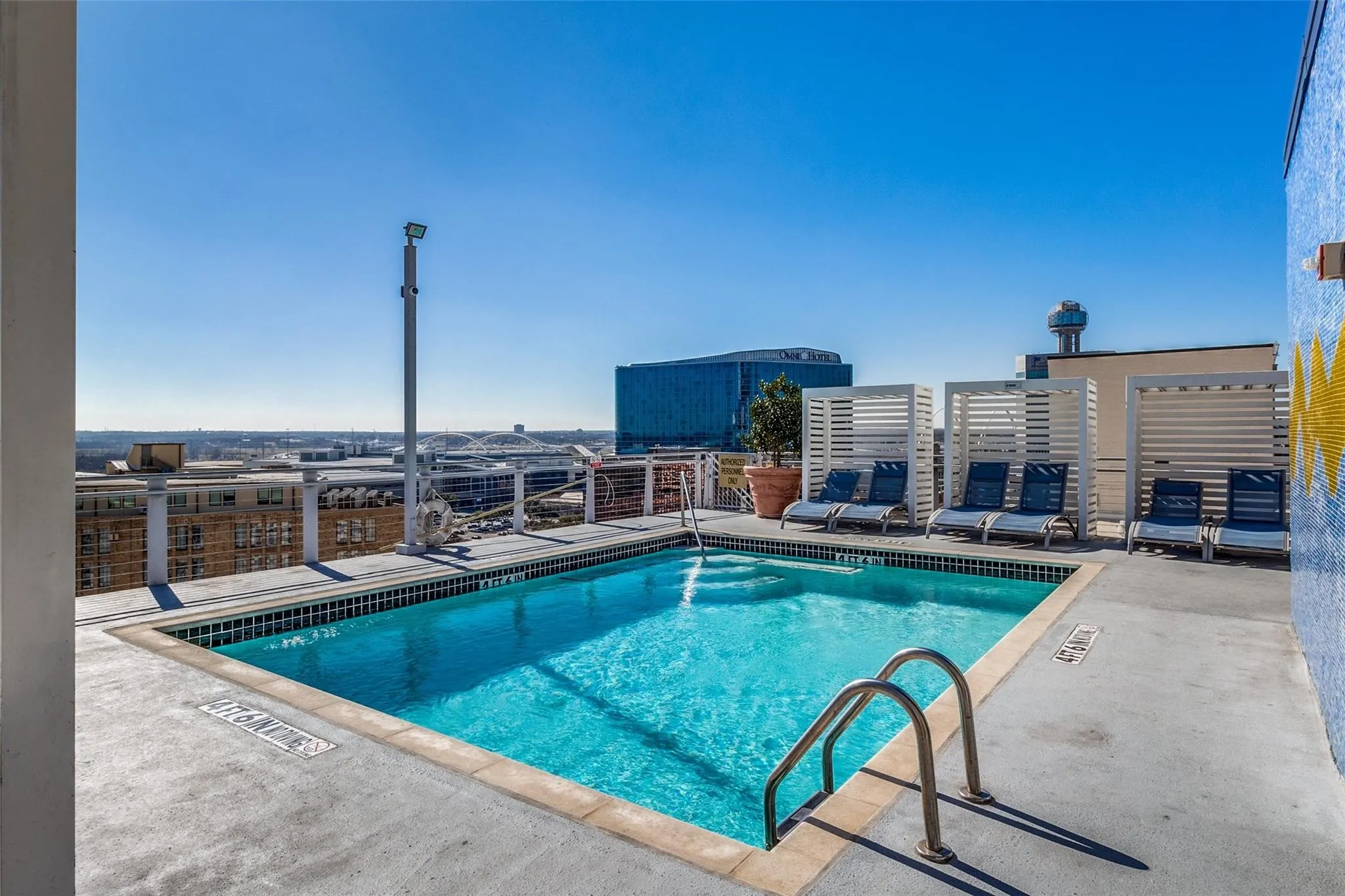 Condominium For Sale in Dallas County , 1122 Jackson Street 522, Dallas, Texas 75202, 2 Bedrooms, 1 Bathroom, 1 Garage spaces, 840 Sqft, built in 1925, Price $225,000, mls#21346323, Real Estate Agent in Dallas, Homes For Sale in Dallas county, Homes For Sale in Dallas, Realtor in Dallas Texas, Real Estate Brokerage Independent Realty Texas, Luminita Cordes Realtor