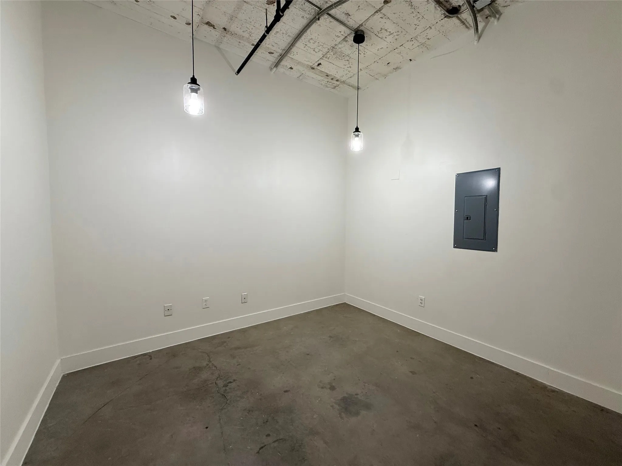 Condominium For Sale in Dallas County , 1122 Jackson Street 522, Dallas, Texas 75202, 2 Bedrooms, 1 Bathroom, 1 Garage spaces, 840 Sqft, built in 1925, Price $225,000, mls#21346323, Real Estate Agent in Dallas, Homes For Sale in Dallas county, Homes For Sale in Dallas, Realtor in Dallas Texas, Real Estate Brokerage Independent Realty Texas, Luminita Cordes Realtor