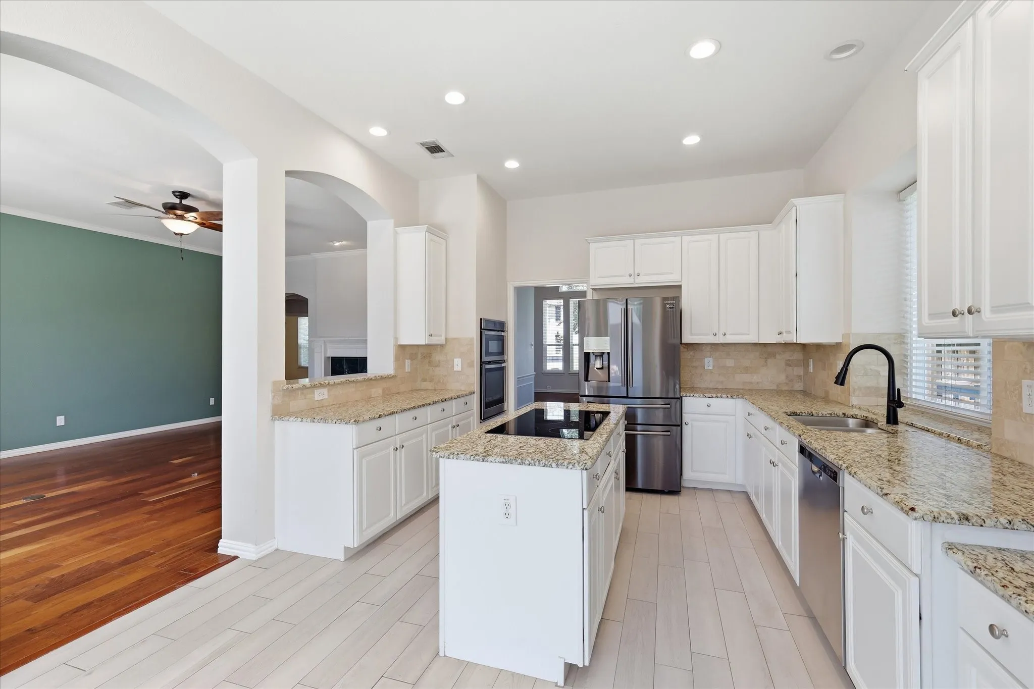 Single Family Residence For Sale in Denton County , 1521 Blue Mesa Road, Carrollton, Texas 75007, 5 Bedroom, 4 Bathroom, 2 Garage spaces, 3,369 Sqft, built in 1996, mls#21346332, Real Estate Agent in Carrollton, Homes For Sale in Denton county, Homes For Sale in Carrollton, Realtor in Carrollton Texas, Real Estate Brokerage Independent Realty Texas, Luminita Cordes Realtor