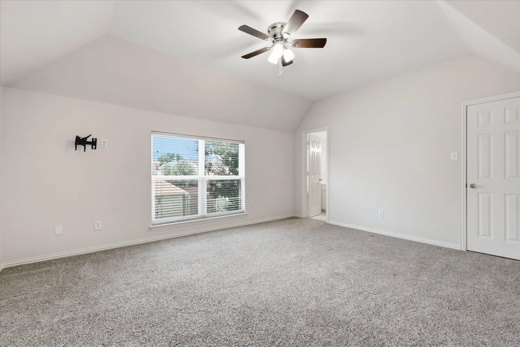 Single Family Residence For Sale in Denton County , 1521 Blue Mesa Road, Carrollton, Texas 75007, 5 Bedroom, 4 Bathroom, 2 Garage spaces, 3,369 Sqft, built in 1996, mls#21346332, Real Estate Agent in Carrollton, Homes For Sale in Denton county, Homes For Sale in Carrollton, Realtor in Carrollton Texas, Real Estate Brokerage Independent Realty Texas, Luminita Cordes Realtor