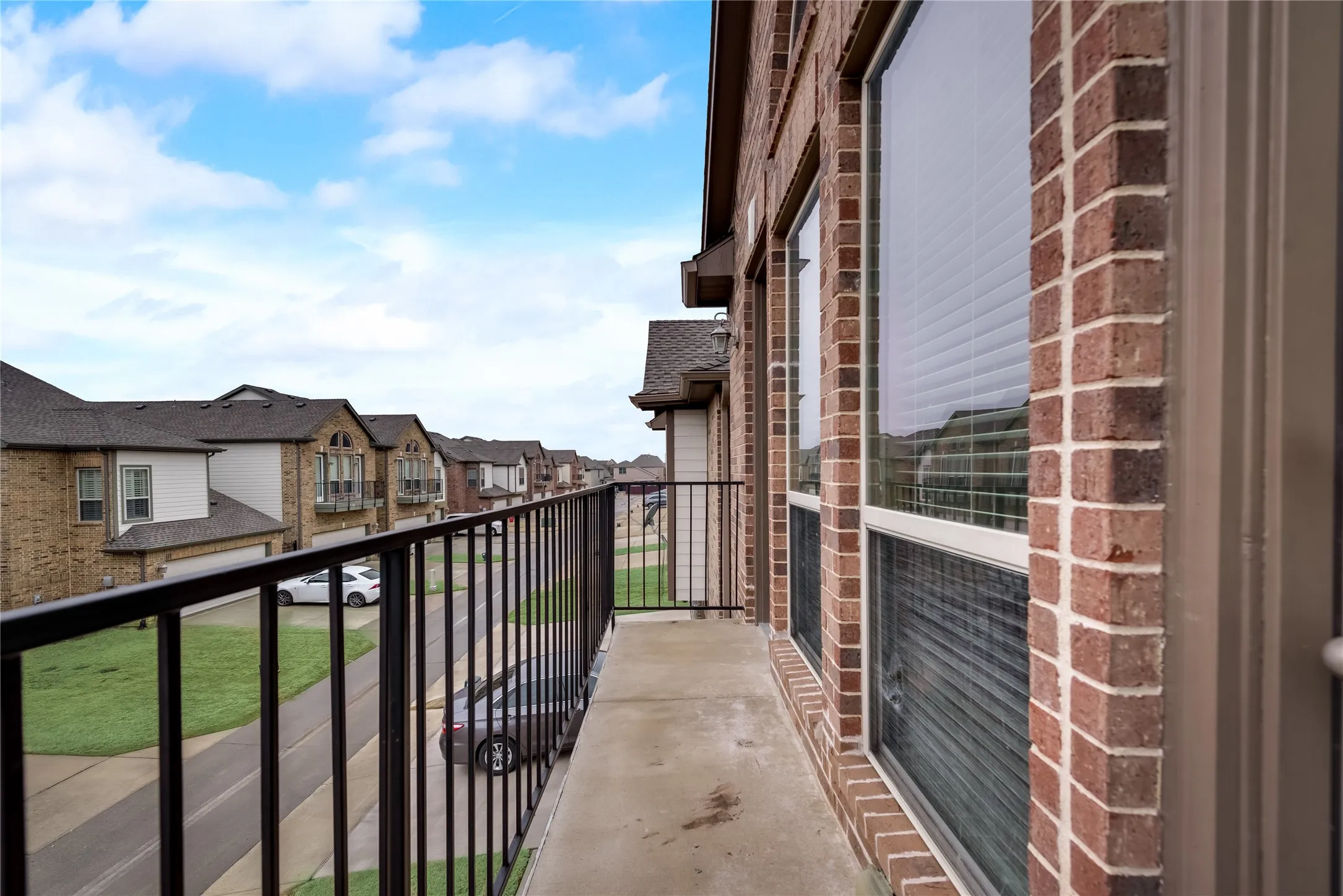 Townhouse For Rent in Dallas County , 1908 Loma Linda Drive, Irving, Texas 75063, 2 Bedroom, 3 Bathroom, 2 Garage spaces, 2,125 Sqft, built in 2009, mls#21346324, Real Estate Agent in Irving, Homes For Rent in Dallas county, Homes For Rent in Irving, Realtor in Irving Texas, Real Estate Brokerage Independent Realty Texas, Luminita Cordes Realtor