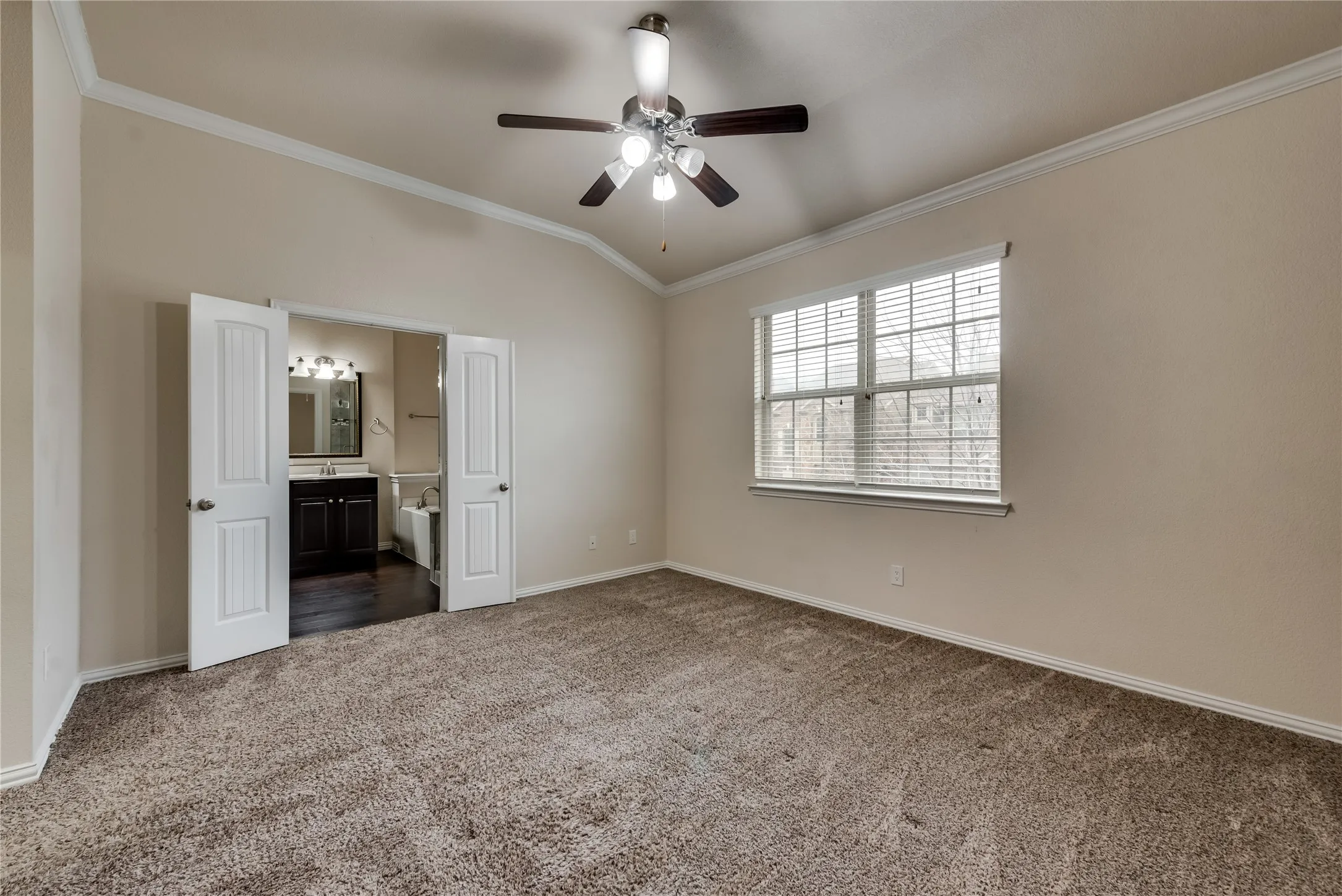 Townhouse For Rent in Dallas County , 1908 Loma Linda Drive, Irving, Texas 75063, 2 Bedroom, 3 Bathroom, 2 Garage spaces, 2,125 Sqft, built in 2009, mls#21346324, Real Estate Agent in Irving, Homes For Rent in Dallas county, Homes For Rent in Irving, Realtor in Irving Texas, Real Estate Brokerage Independent Realty Texas, Luminita Cordes Realtor