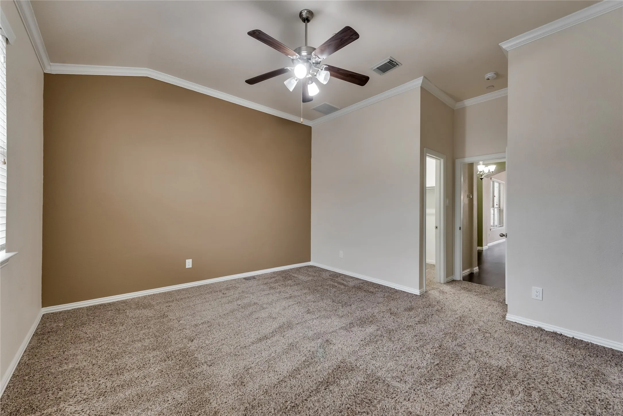 Townhouse For Rent in Dallas County , 1908 Loma Linda Drive, Irving, Texas 75063, 2 Bedroom, 3 Bathroom, 2 Garage spaces, 2,125 Sqft, built in 2009, mls#21346324, Real Estate Agent in Irving, Homes For Rent in Dallas county, Homes For Rent in Irving, Realtor in Irving Texas, Real Estate Brokerage Independent Realty Texas, Luminita Cordes Realtor