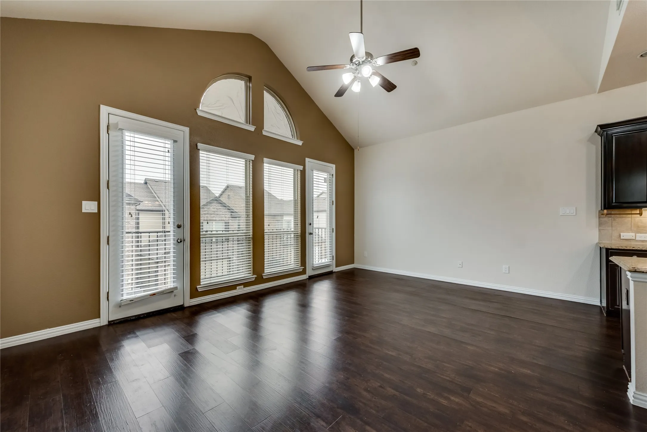 Townhouse For Rent in Dallas County , 1908 Loma Linda Drive, Irving, Texas 75063, 2 Bedroom, 3 Bathroom, 2 Garage spaces, 2,125 Sqft, built in 2009, mls#21346324, Real Estate Agent in Irving, Homes For Rent in Dallas county, Homes For Rent in Irving, Realtor in Irving Texas, Real Estate Brokerage Independent Realty Texas, Luminita Cordes Realtor