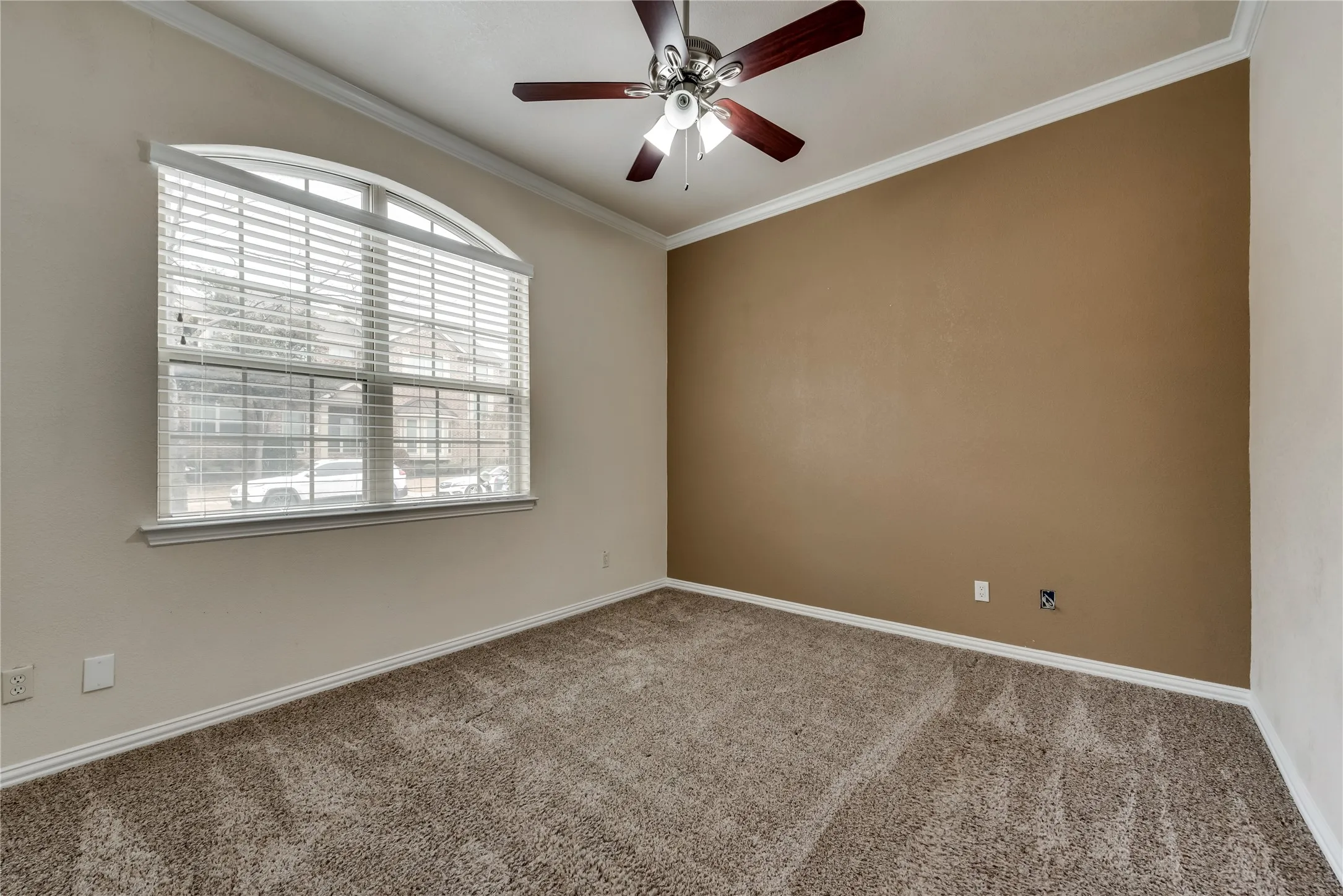 Townhouse For Rent in Dallas County , 1908 Loma Linda Drive, Irving, Texas 75063, 2 Bedroom, 3 Bathroom, 2 Garage spaces, 2,125 Sqft, built in 2009, mls#21346324, Real Estate Agent in Irving, Homes For Rent in Dallas county, Homes For Rent in Irving, Realtor in Irving Texas, Real Estate Brokerage Independent Realty Texas, Luminita Cordes Realtor