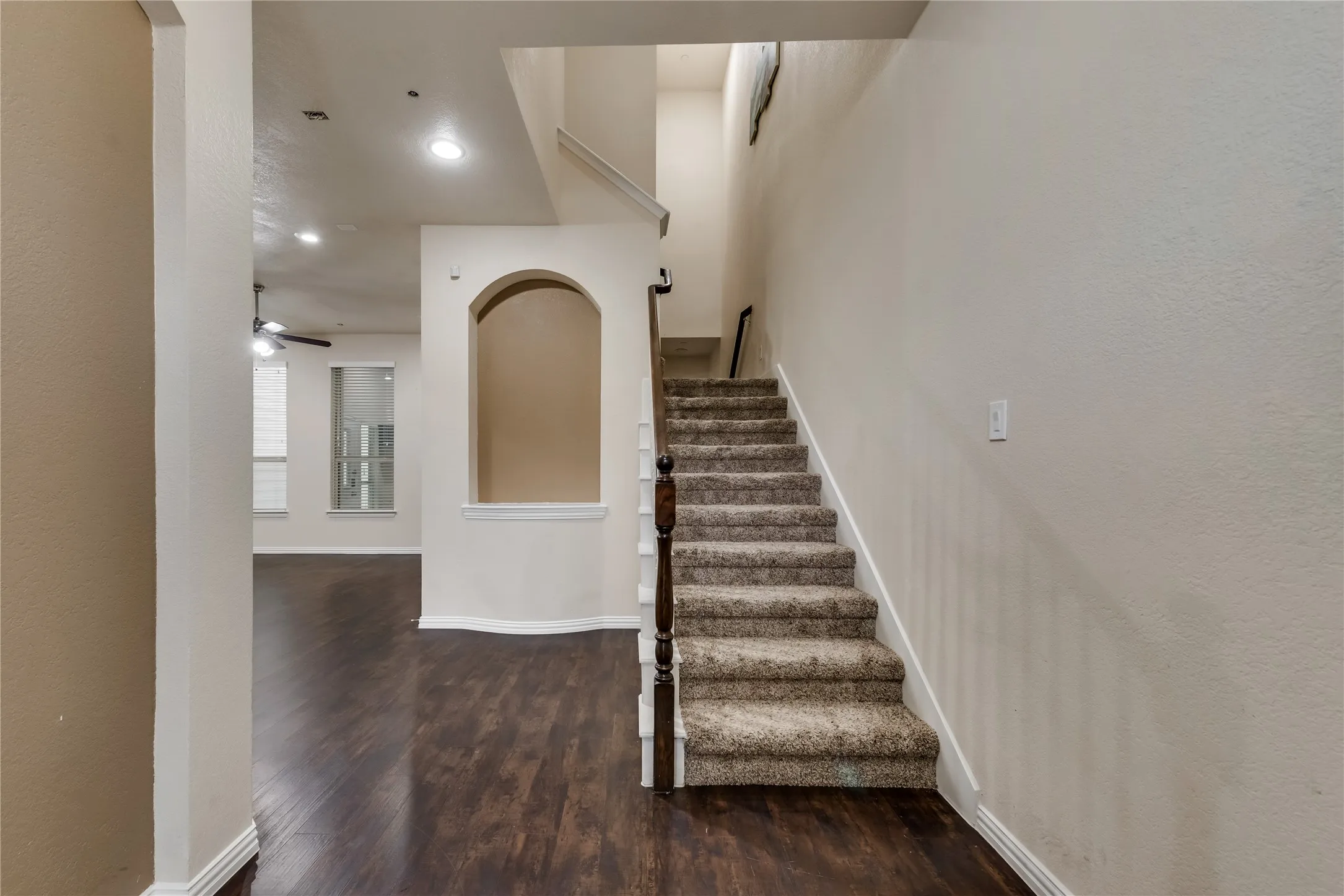 Townhouse For Rent in Dallas County , 1908 Loma Linda Drive, Irving, Texas 75063, 2 Bedroom, 3 Bathroom, 2 Garage spaces, 2,125 Sqft, built in 2009, mls#21346324, Real Estate Agent in Irving, Homes For Rent in Dallas county, Homes For Rent in Irving, Realtor in Irving Texas, Real Estate Brokerage Independent Realty Texas, Luminita Cordes Realtor
