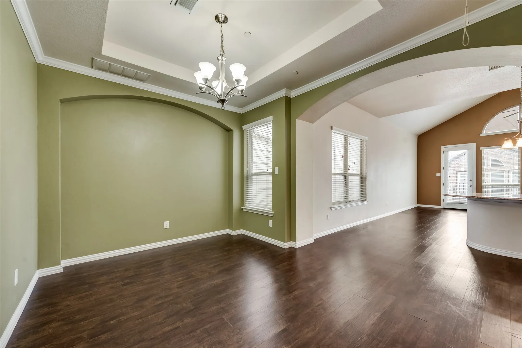 Townhouse For Rent in Dallas County , 1908 Loma Linda Drive, Irving, Texas 75063, 2 Bedroom, 3 Bathroom, 2 Garage spaces, 2,125 Sqft, built in 2009, mls#21346324, Real Estate Agent in Irving, Homes For Rent in Dallas county, Homes For Rent in Irving, Realtor in Irving Texas, Real Estate Brokerage Independent Realty Texas, Luminita Cordes Realtor